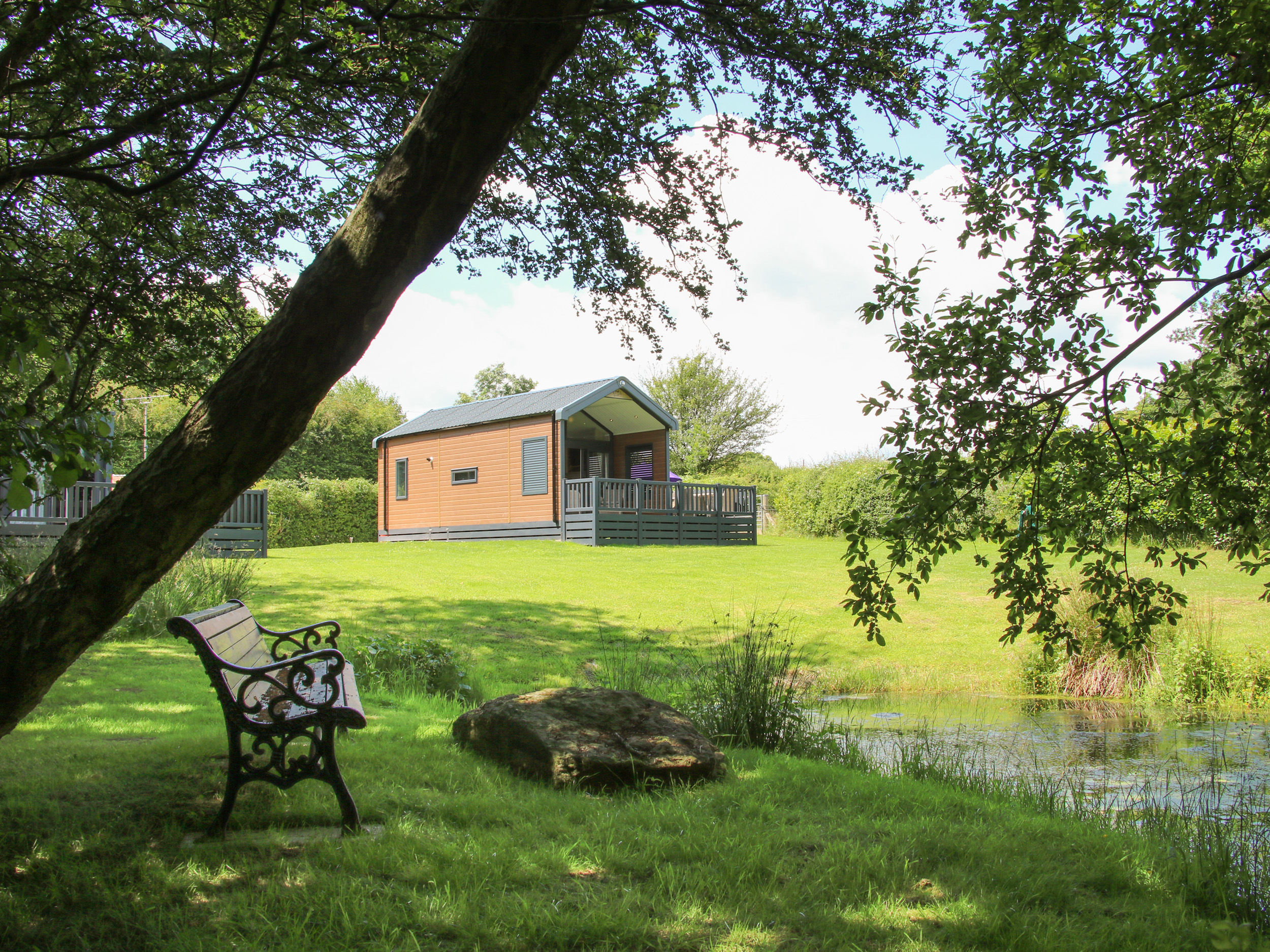 Holiday cottage, Chirbury (Jacob's Meadow Pod 2)