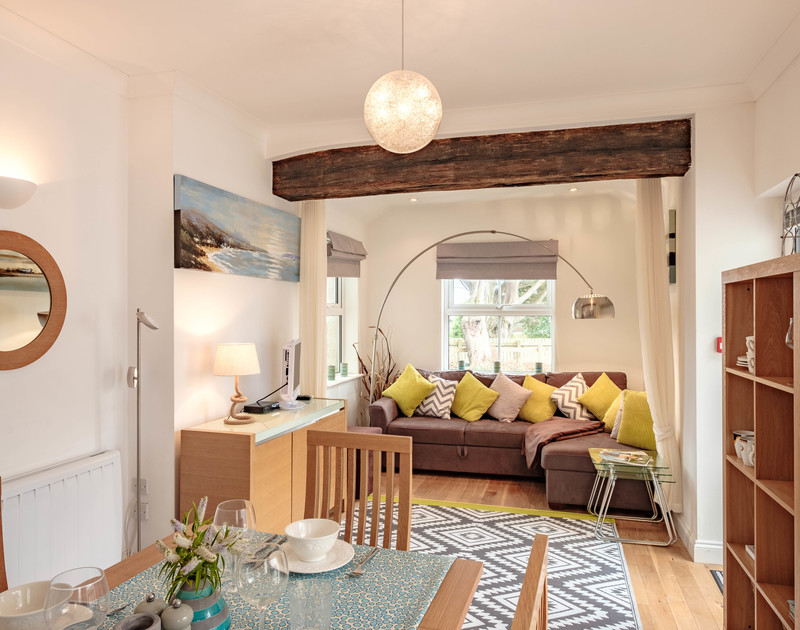 Holiday cottage, Rock ()