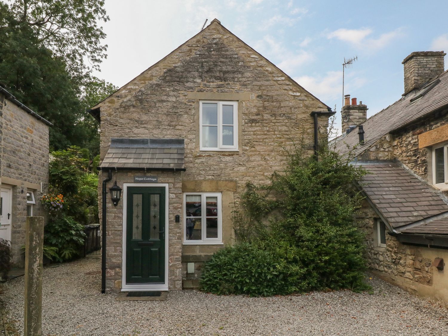 Holiday cottage in Castleton, Derbyshire - Photo 1