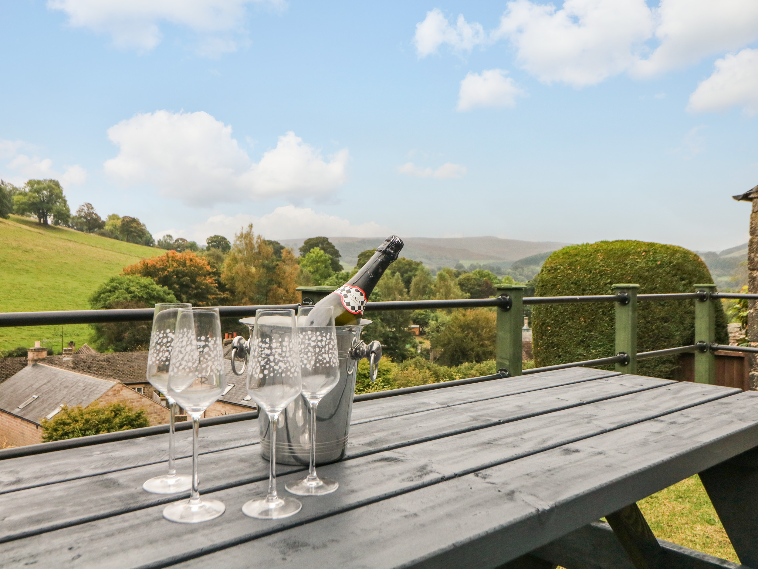 Holiday cottage in Hathersage, Derbyshire - Photo 2
