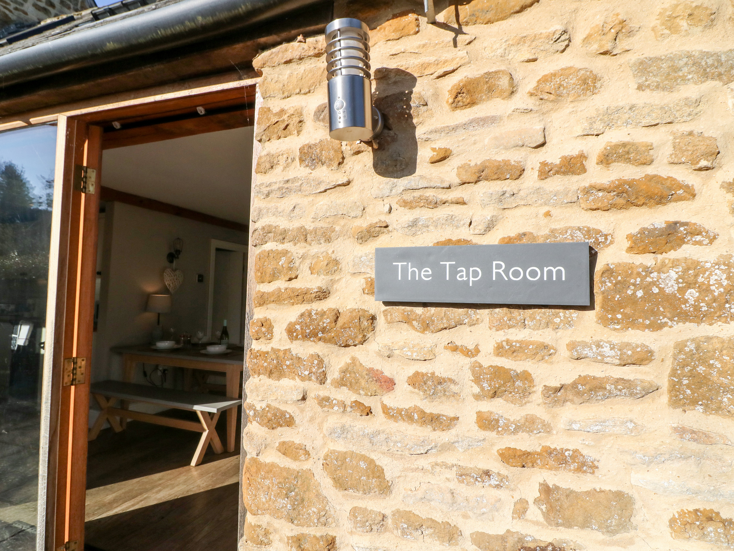 Holiday cottage in Kingham, Oxfordshire - Photo 2