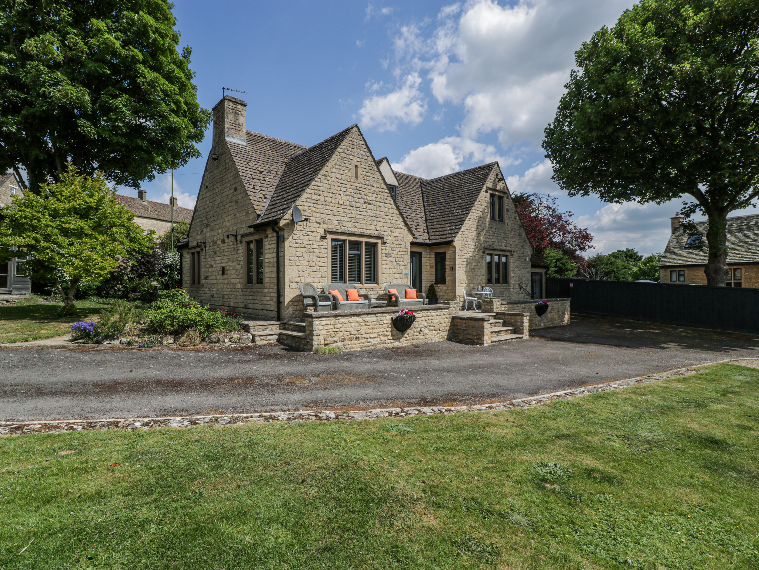 Holiday cottage in Stow-on-the-Wold, Gloucestershire - Photo 1