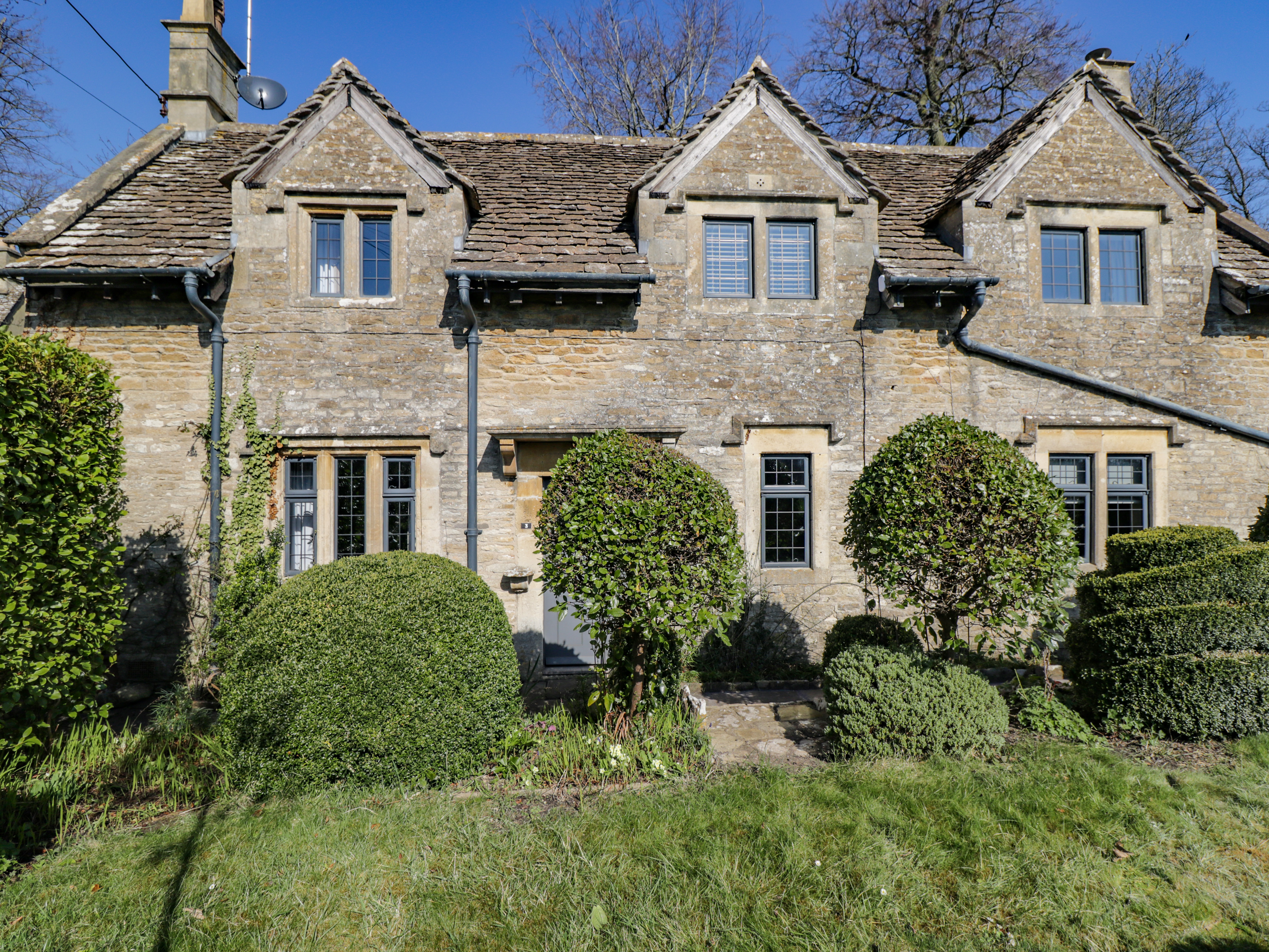 Holiday cottage, Corsham (Rose Cottage)