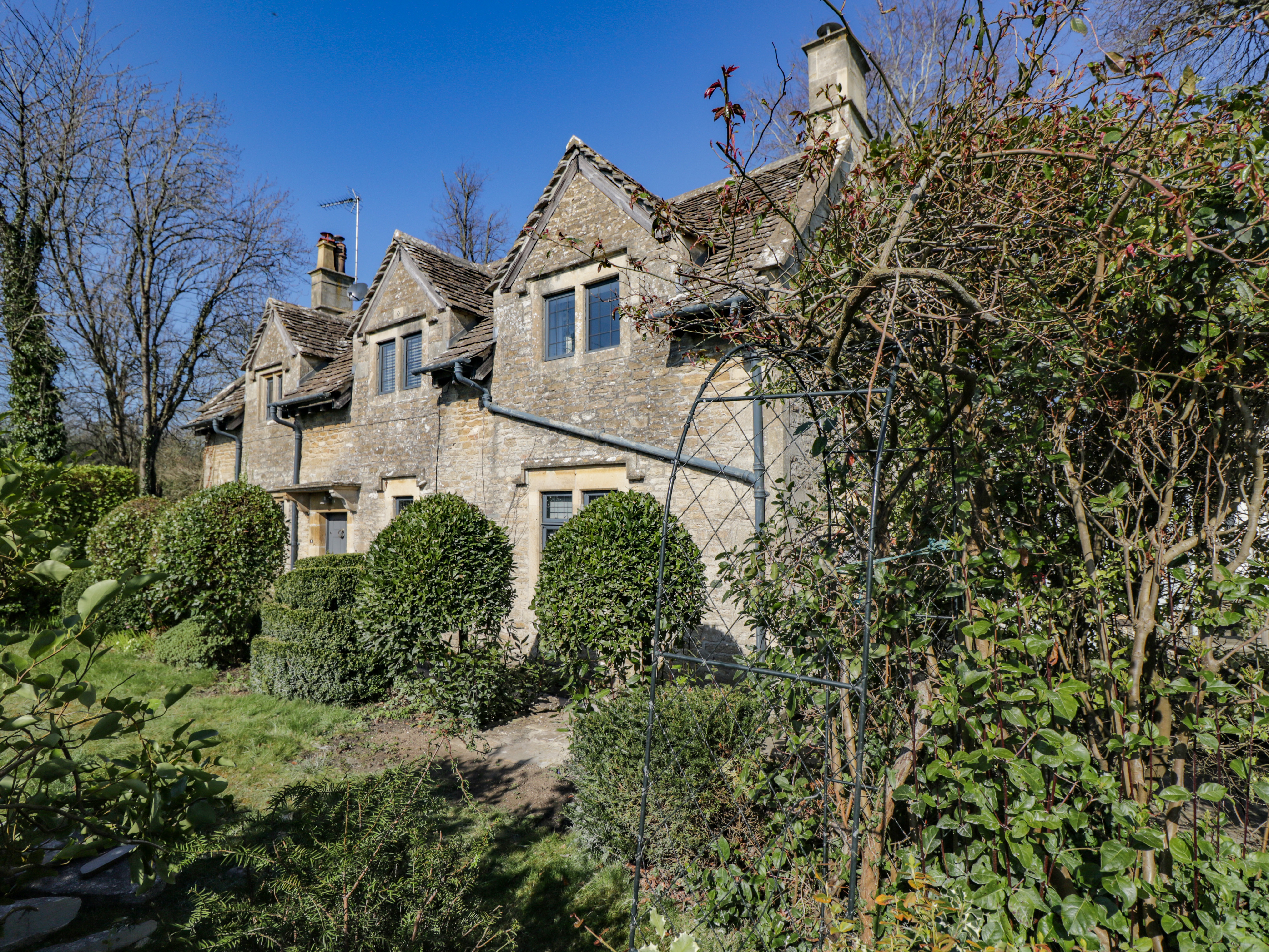Rose Cottage - Sleeps 6