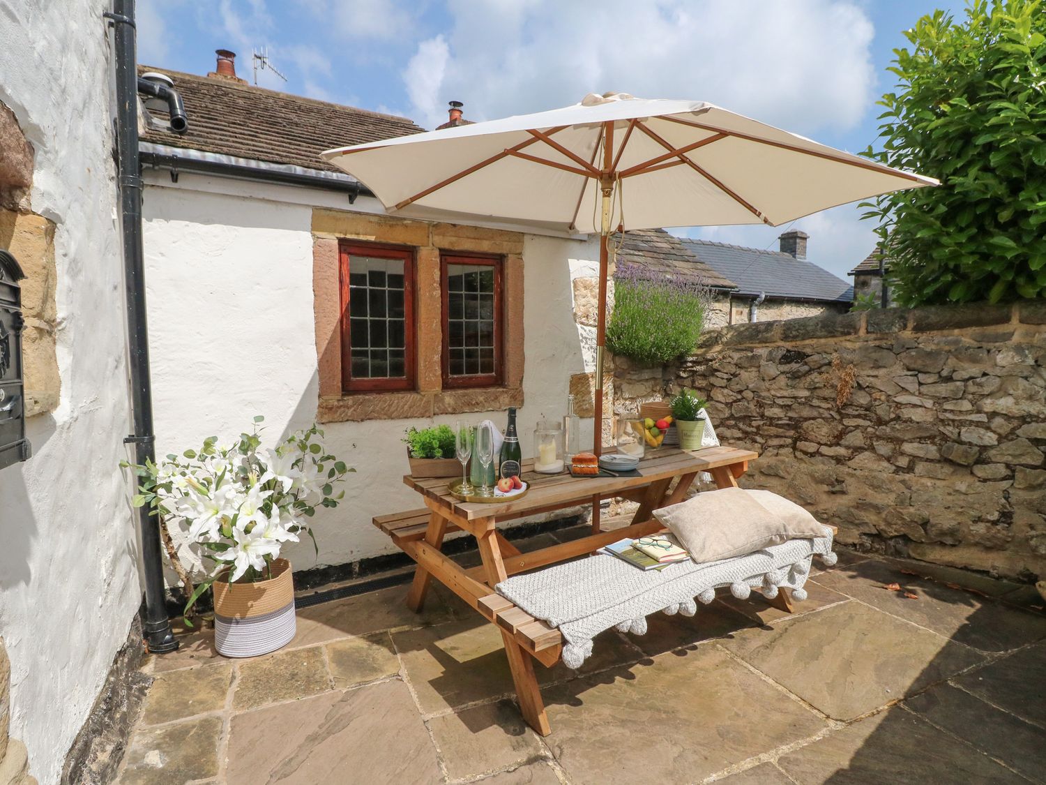 Holiday cottage in Youlgreave, Derbyshire - Photo 3