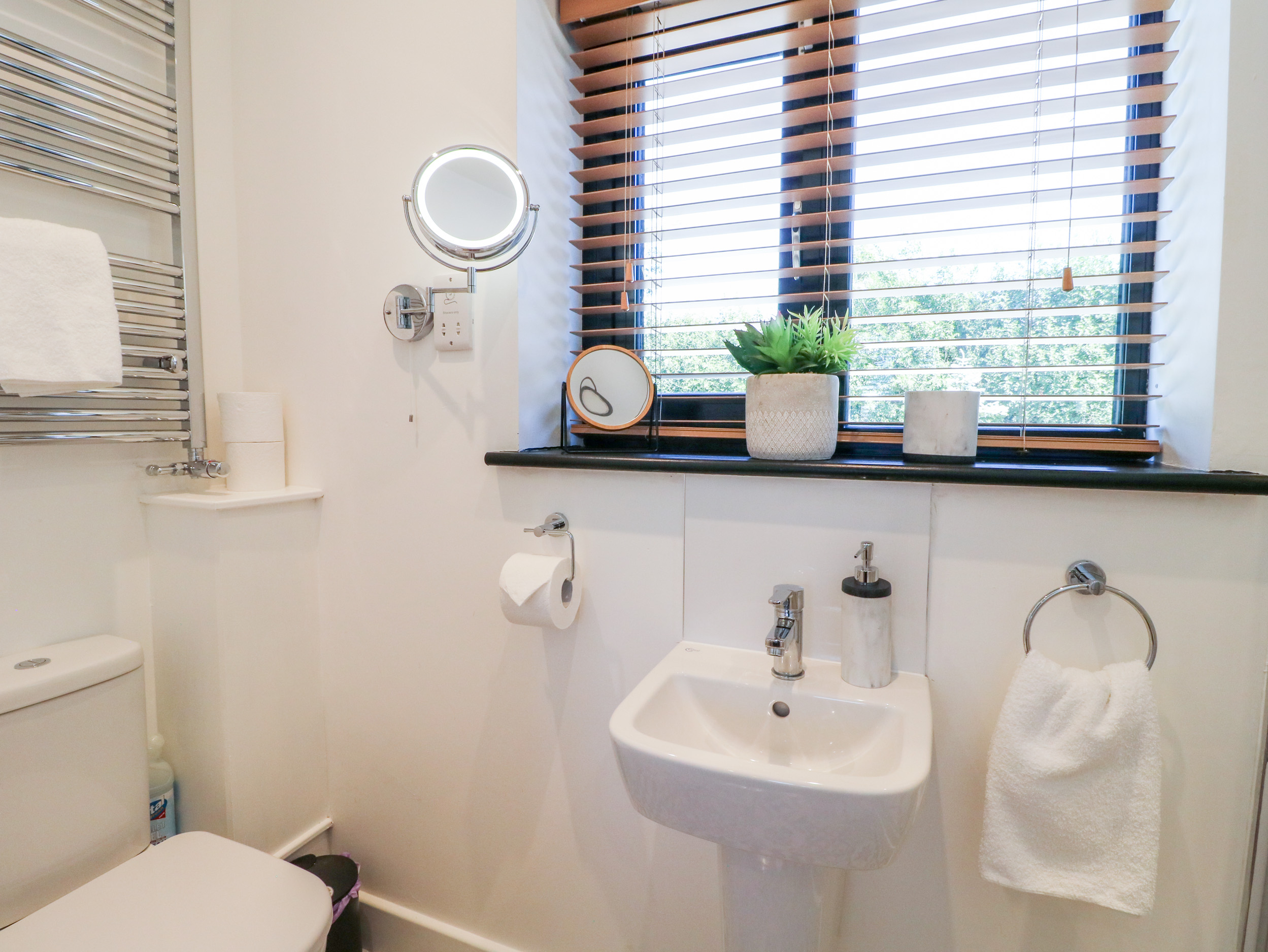 Holiday cottage in Ashbourne, Derbyshire - Photo 11
