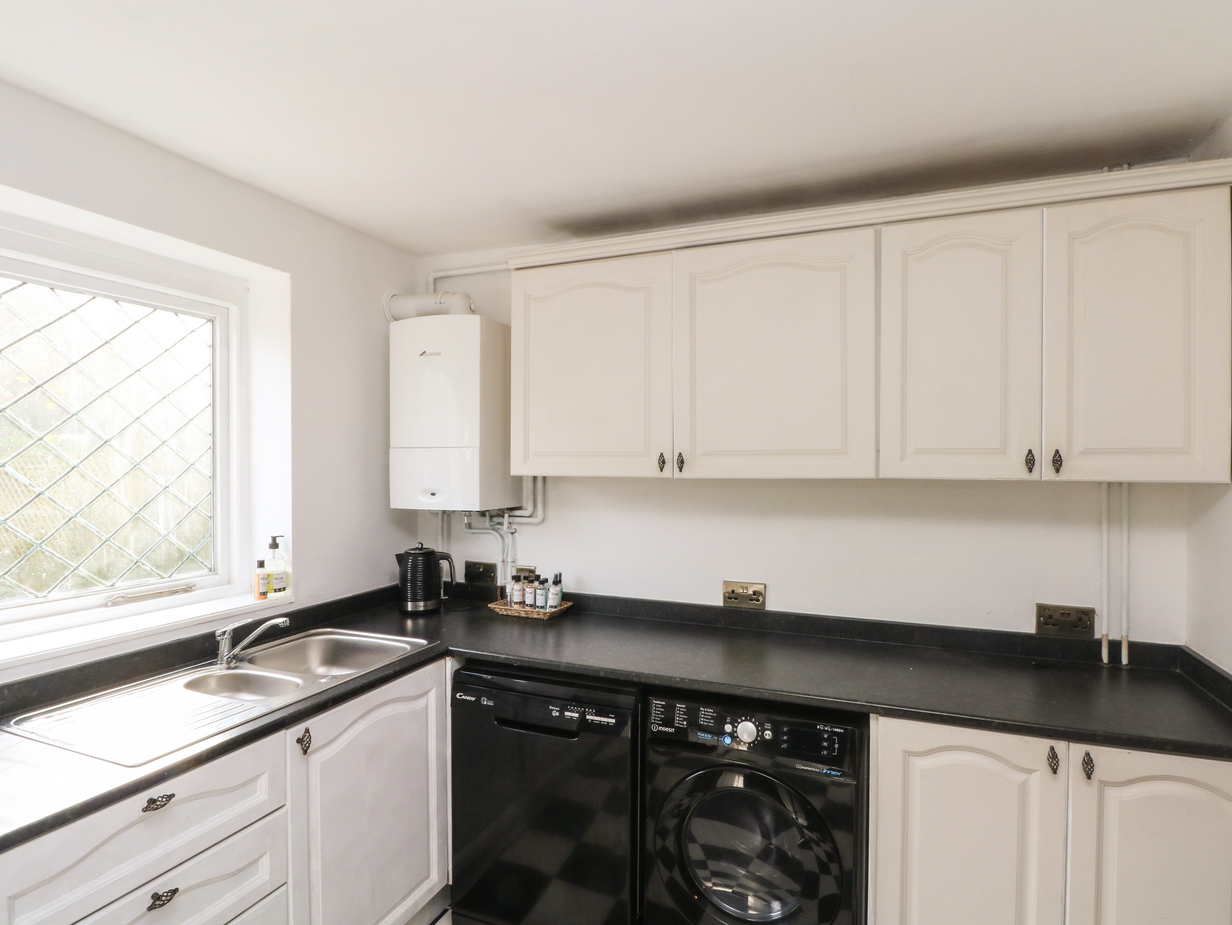 Holiday cottage in Buxton, Derbyshire - Photo 9
