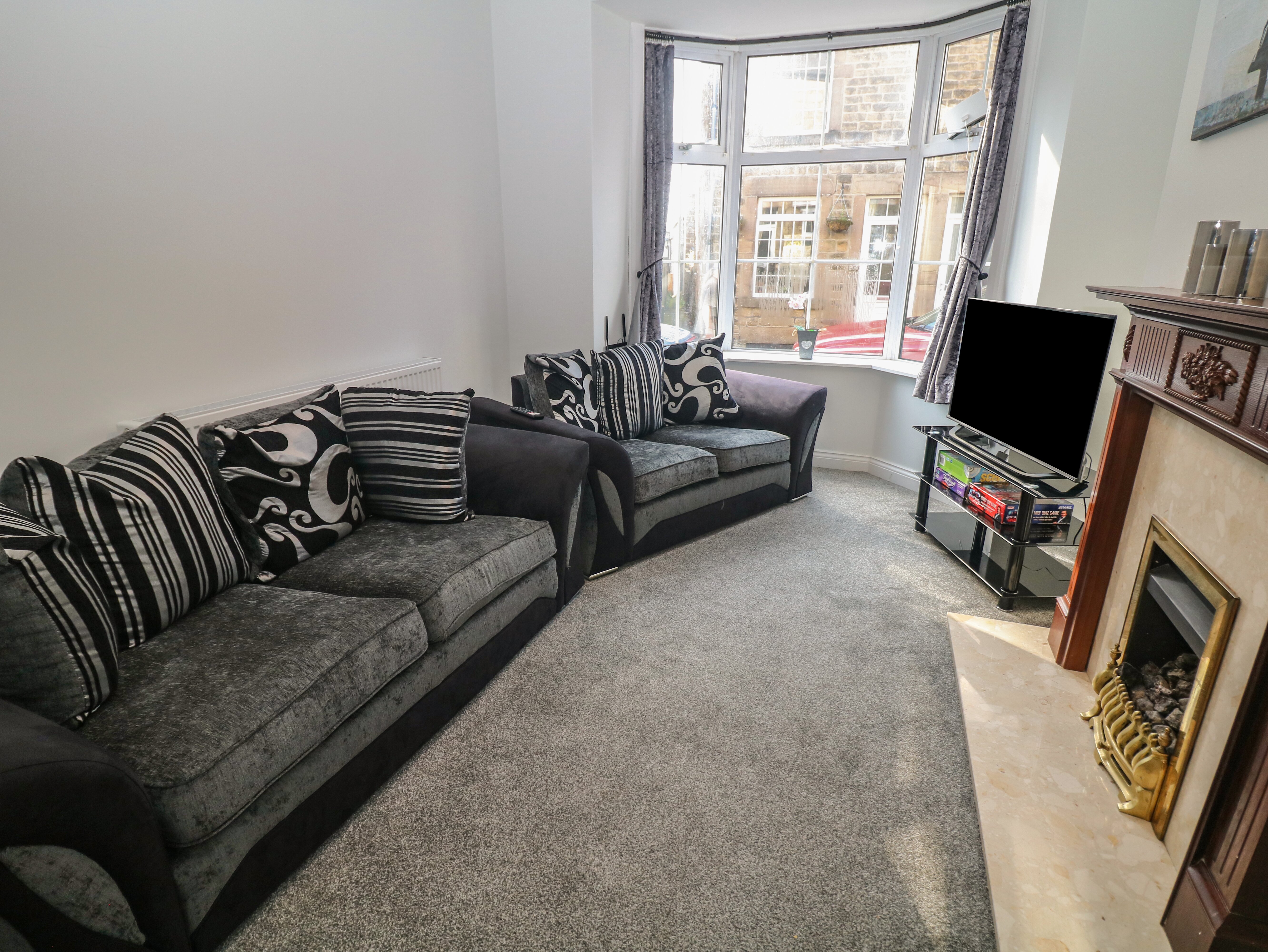 Holiday cottage in Buxton, Derbyshire - Photo 3