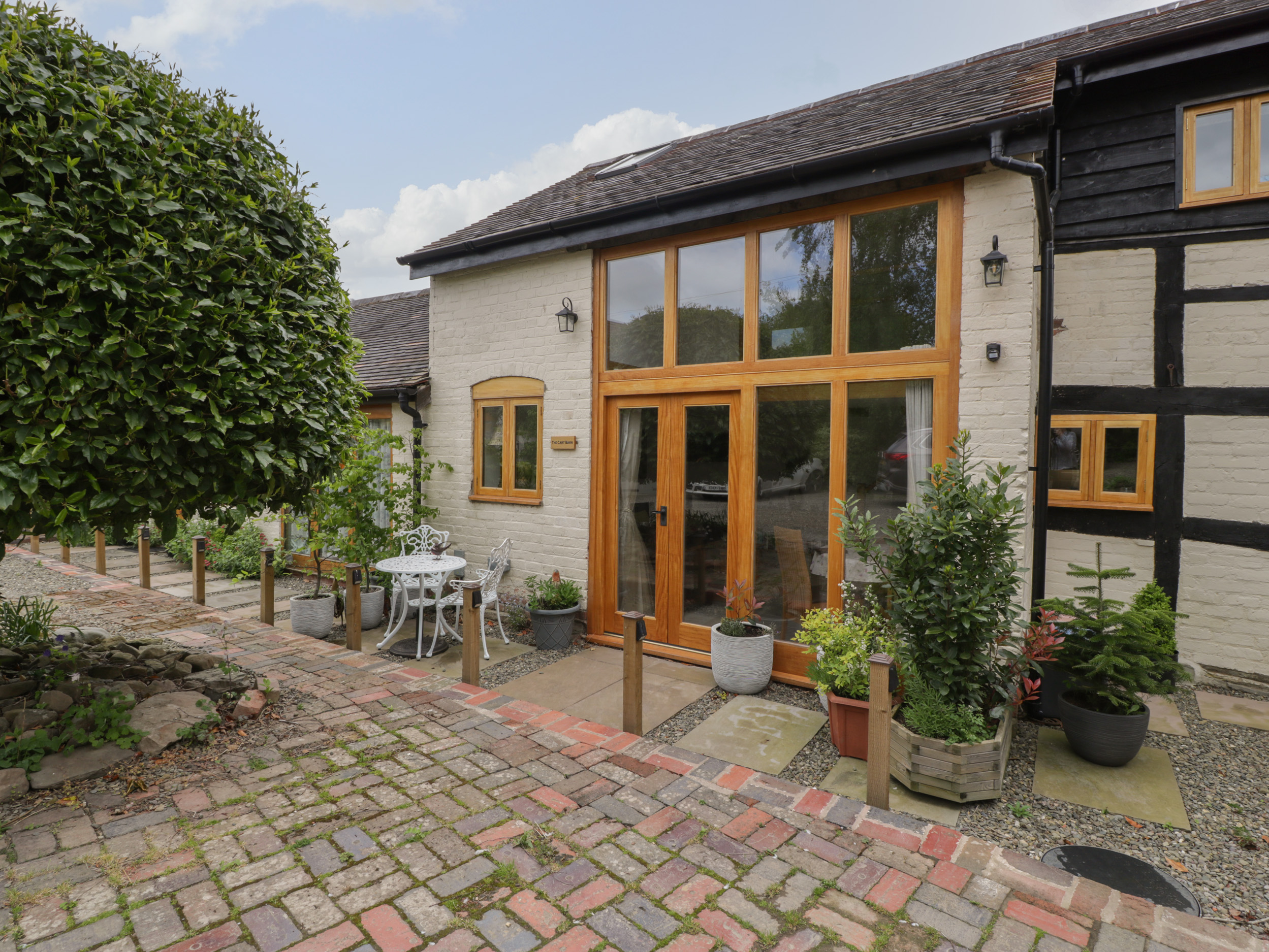 Holiday cottage, Yarpole (The Cart Barn)