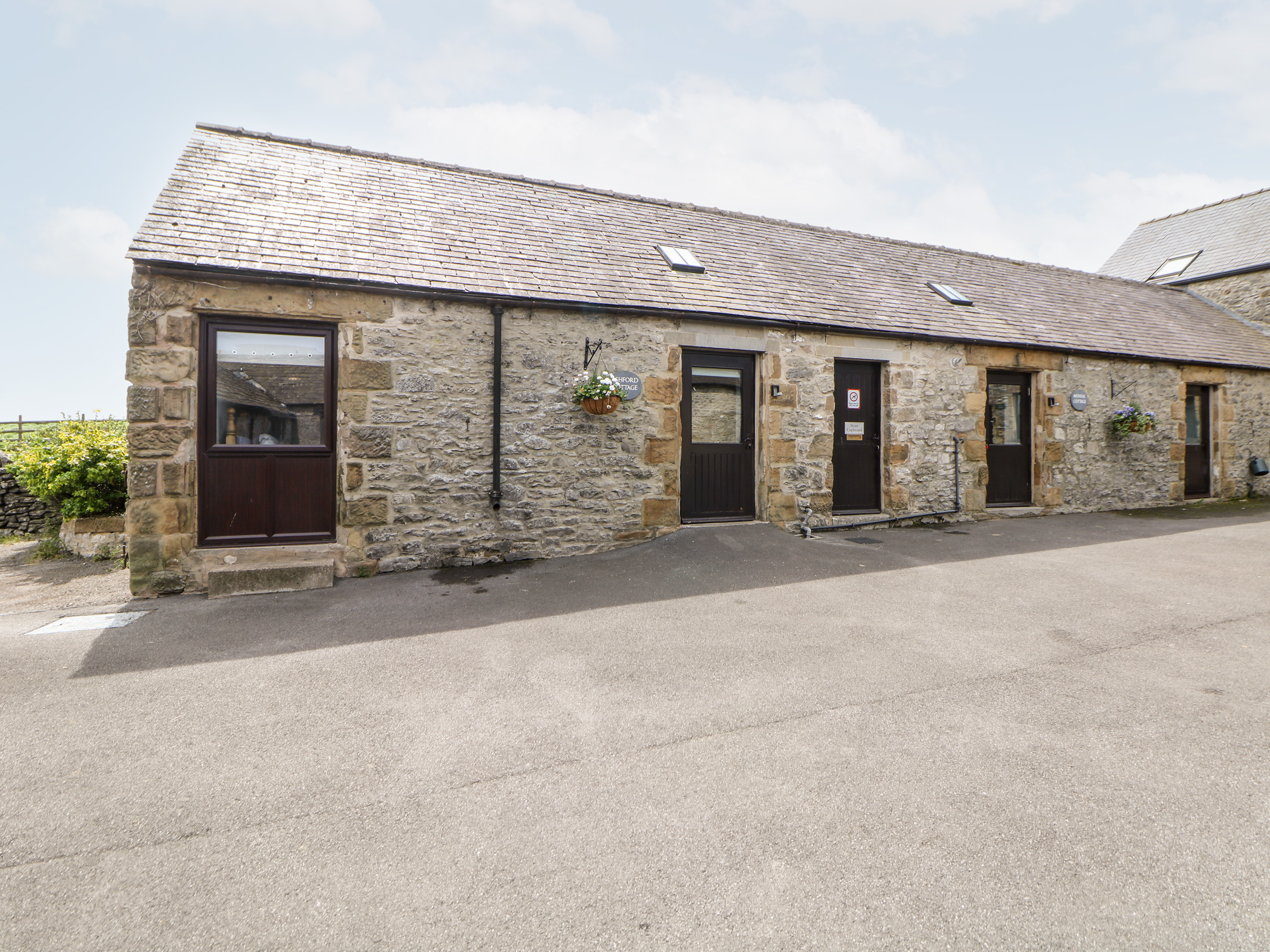 Holiday cottage in Bakewell, Derbyshire - Photo 1