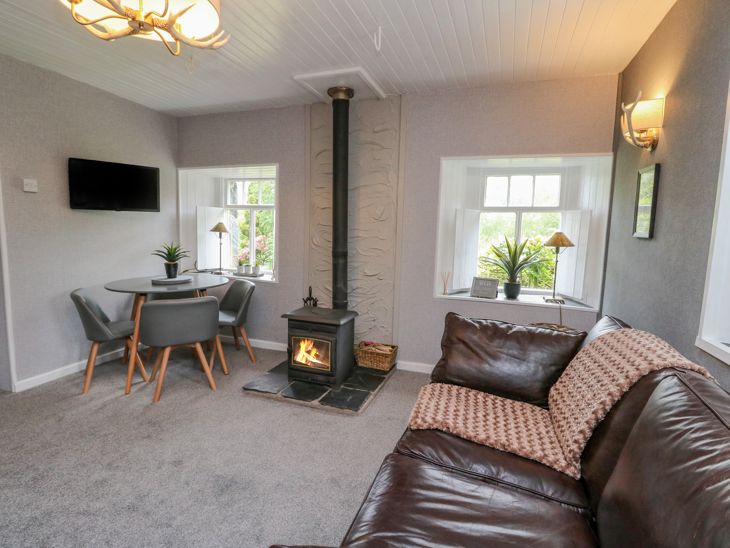 Inglis Nook Cottage - Sleeps 5