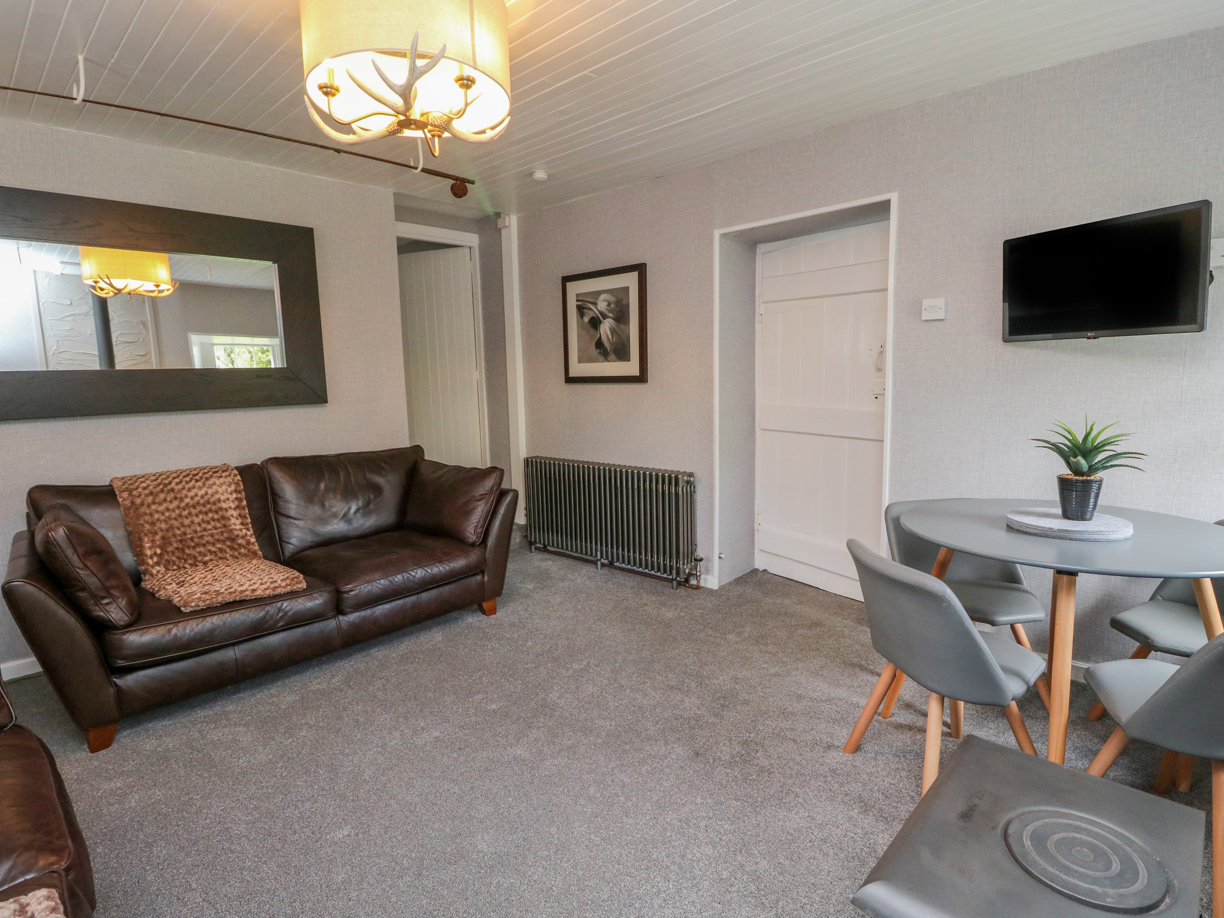 Inglis Nook Cottage - Sleeps 5