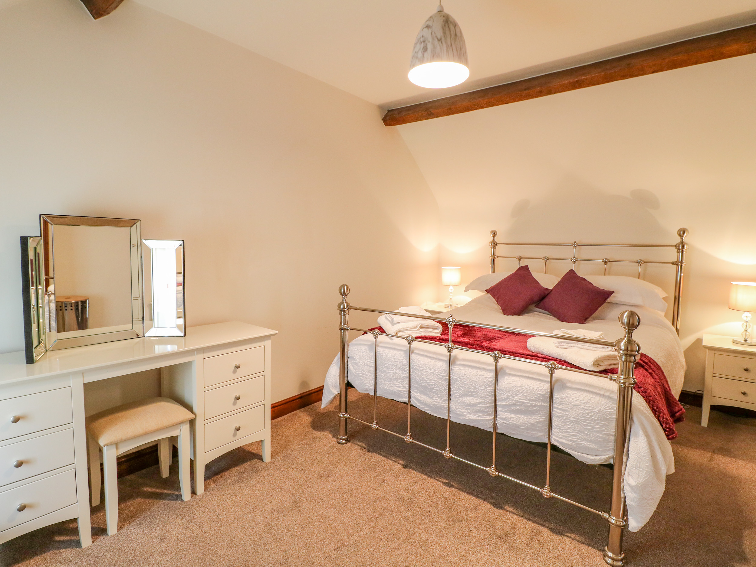 Holiday cottage in Ilkeston, Derbyshire - Photo 11