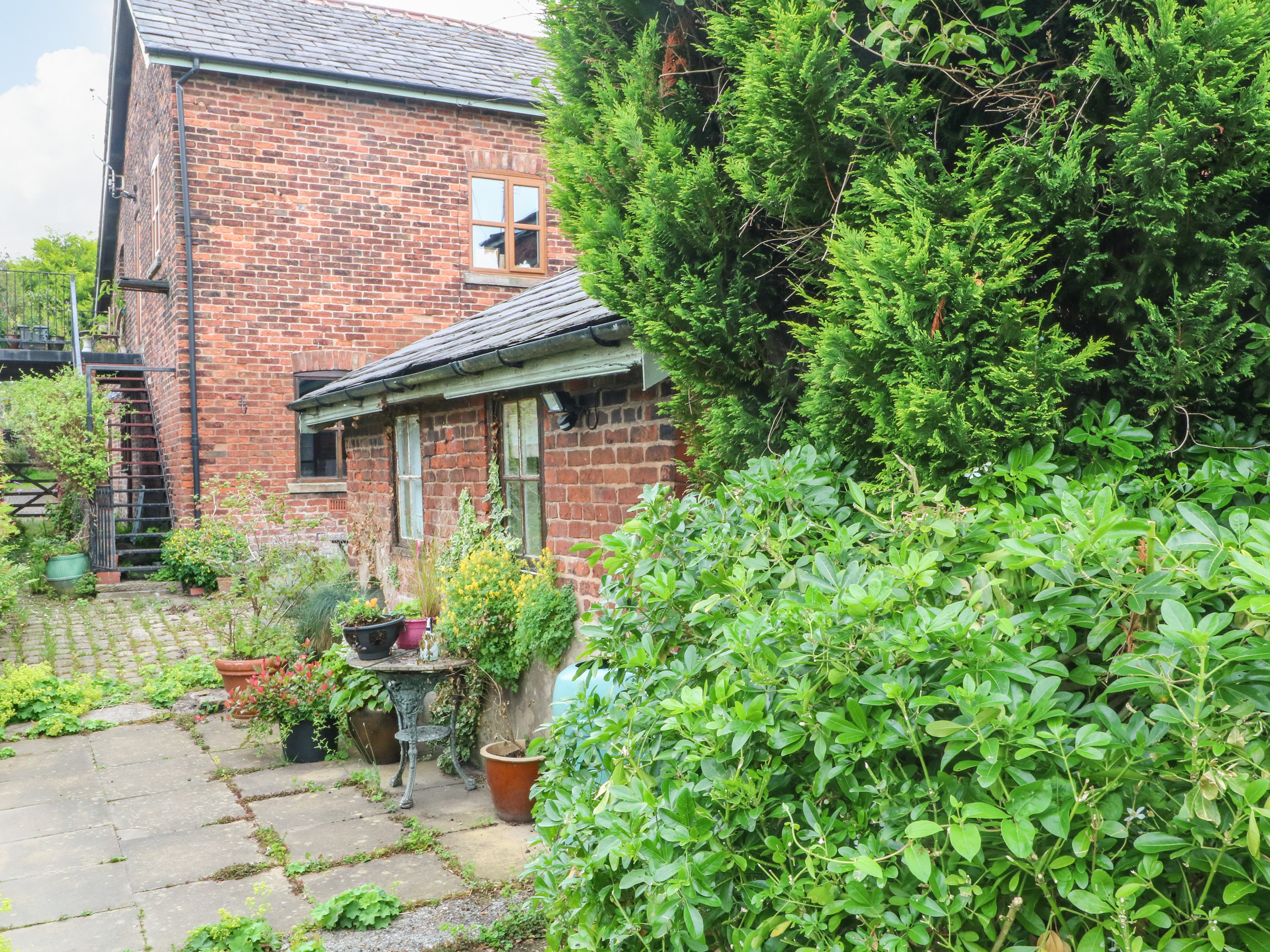 Holiday cottage, Birchwood (The Toolshed)