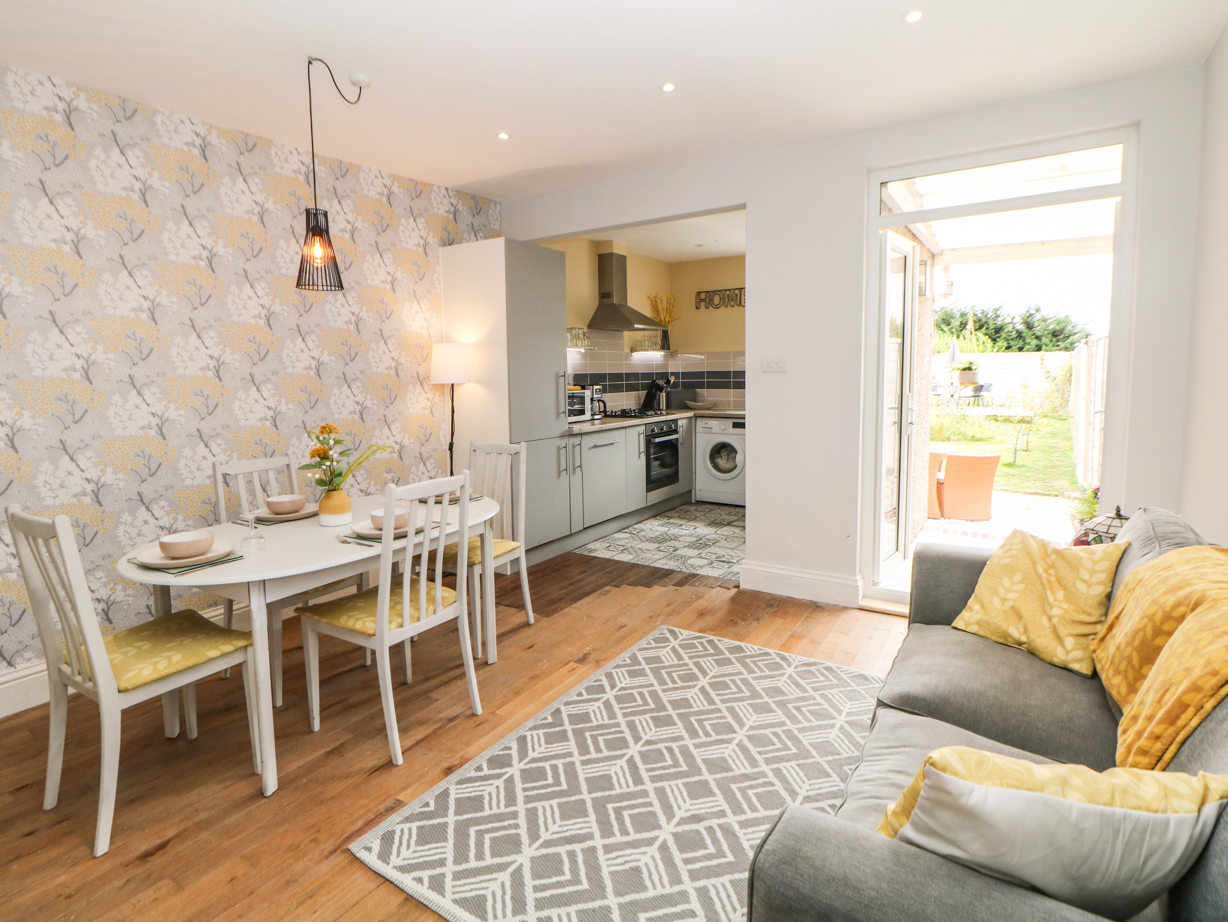 Holiday cottage in Clowne, Derbyshire - Photo 7