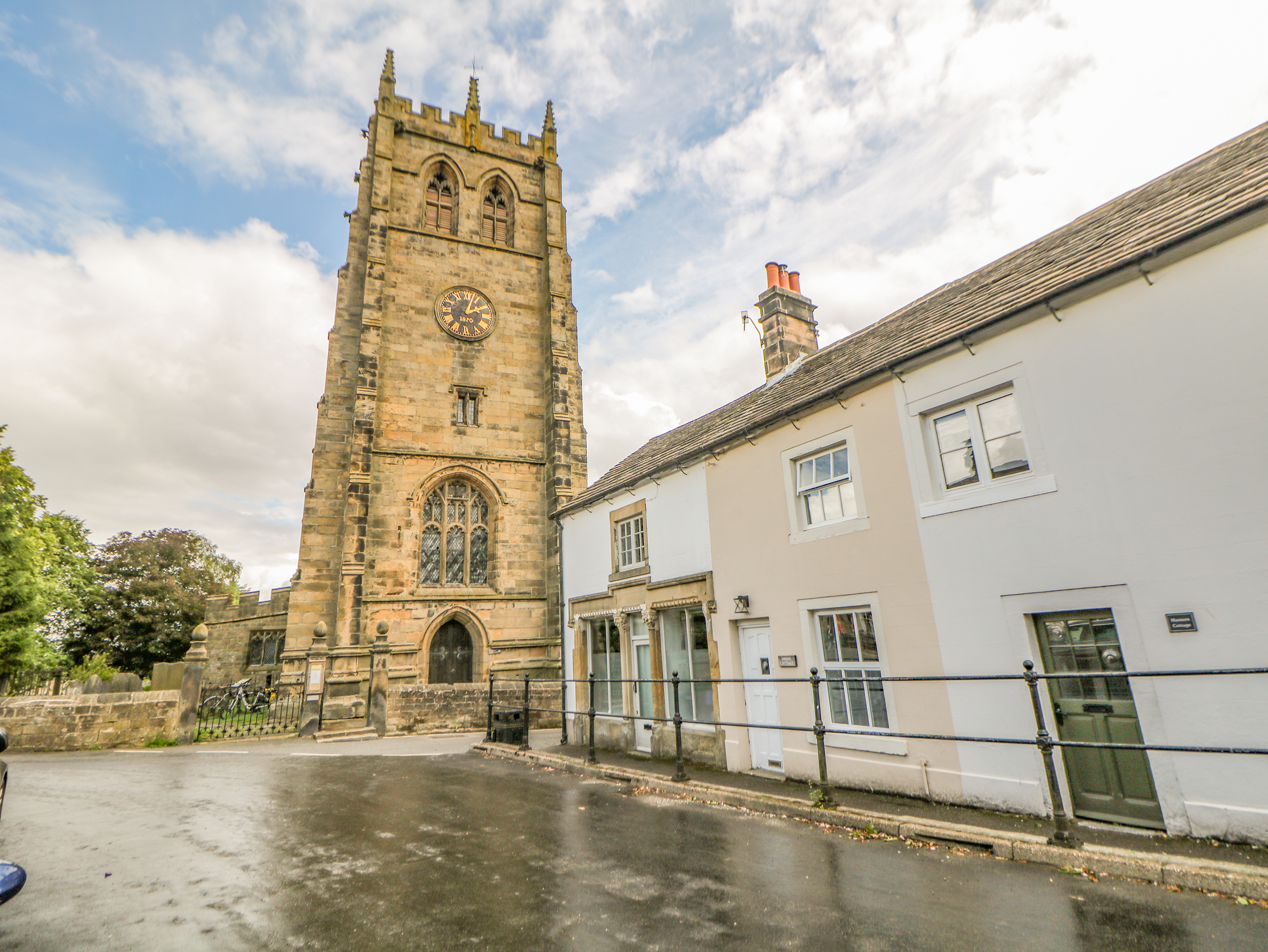 Holiday cottage in Youlgreave, Derbyshire - Photo 1