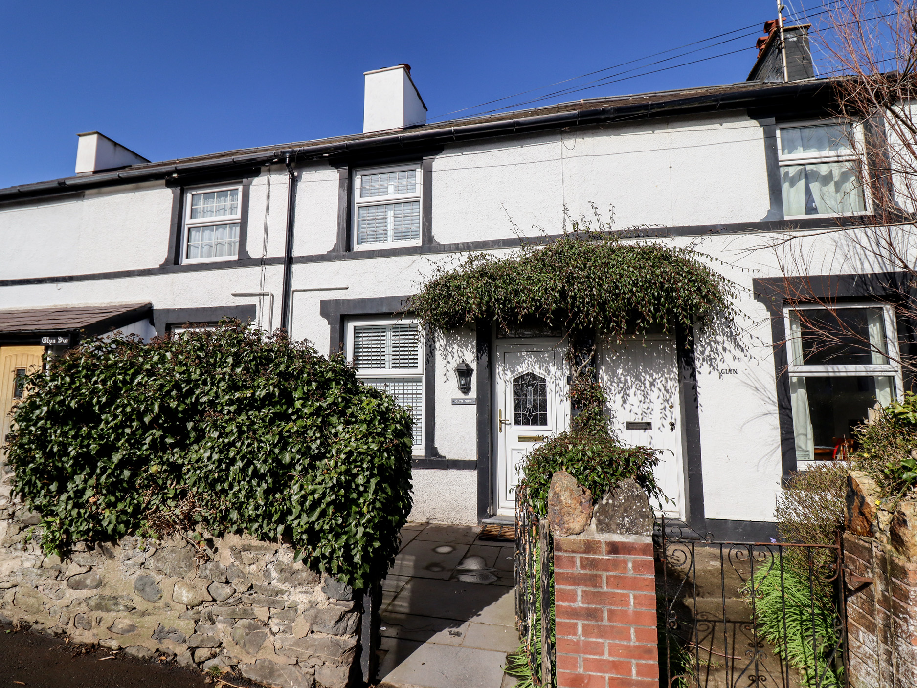 Holiday cottage, Conwy (Glynside)