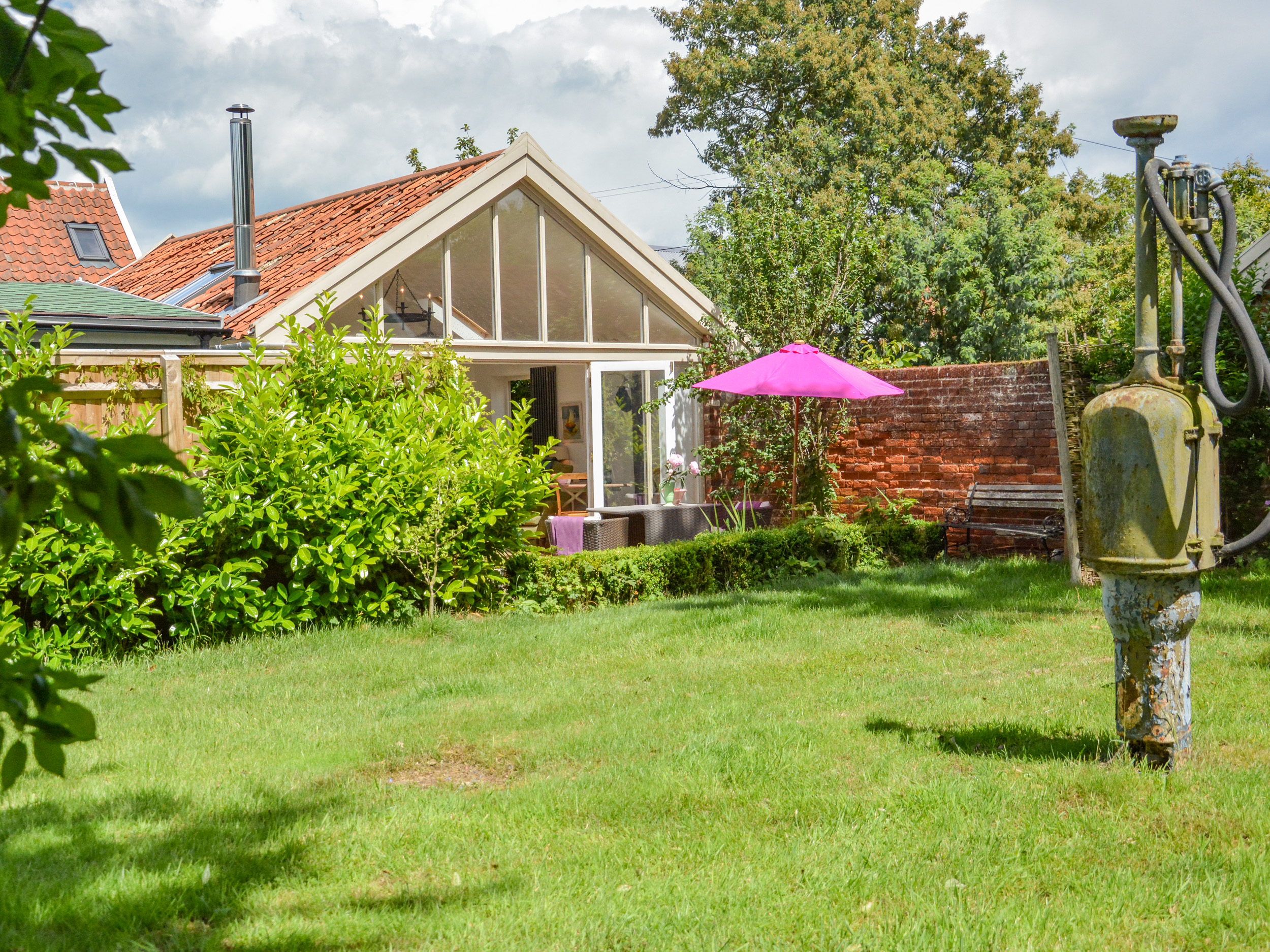 Holiday cottage in Snape, Suffolk - Photo 1