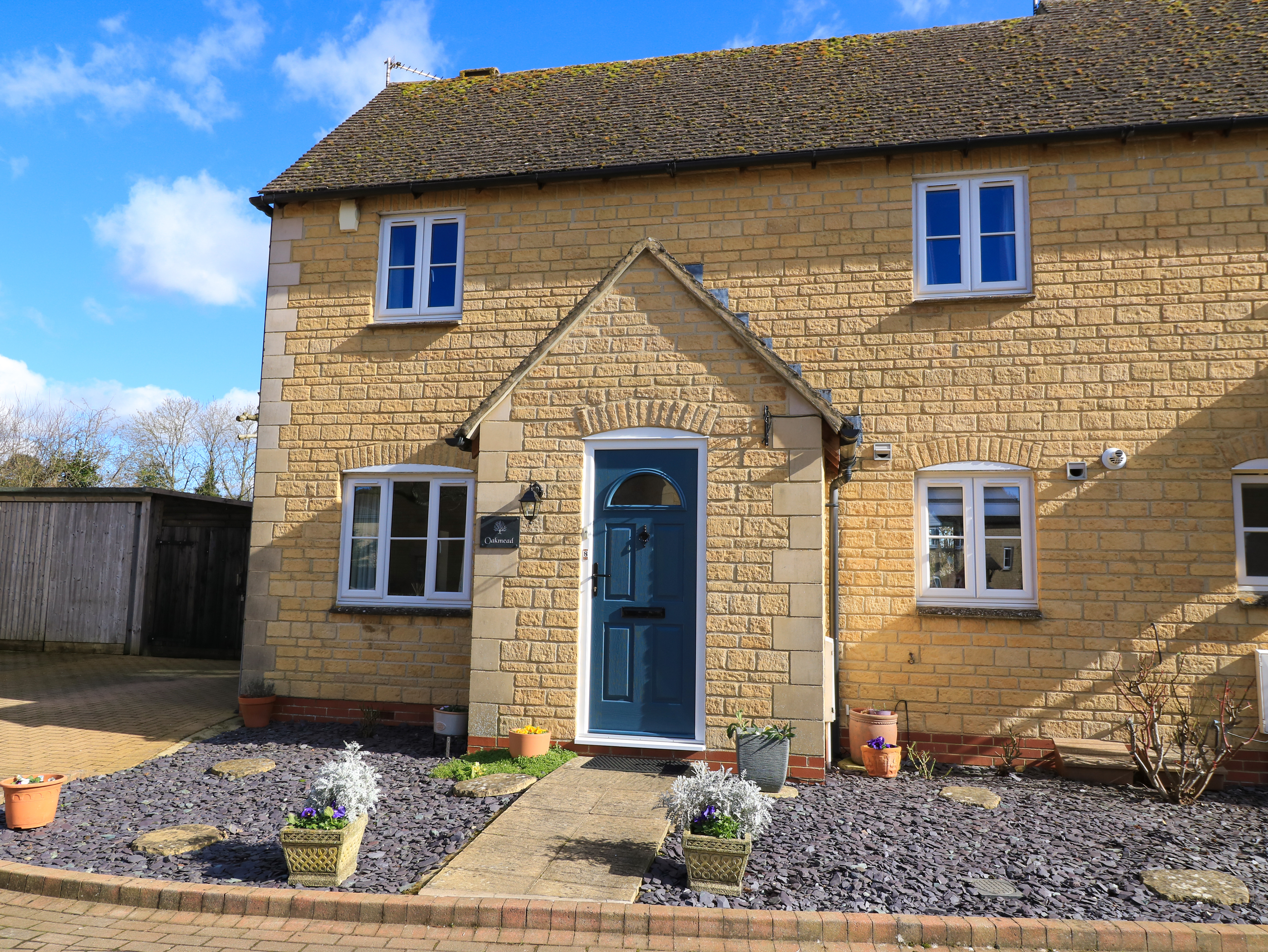Holiday cottage in Moreton-in-Marsh, Gloucestershire - Photo 1