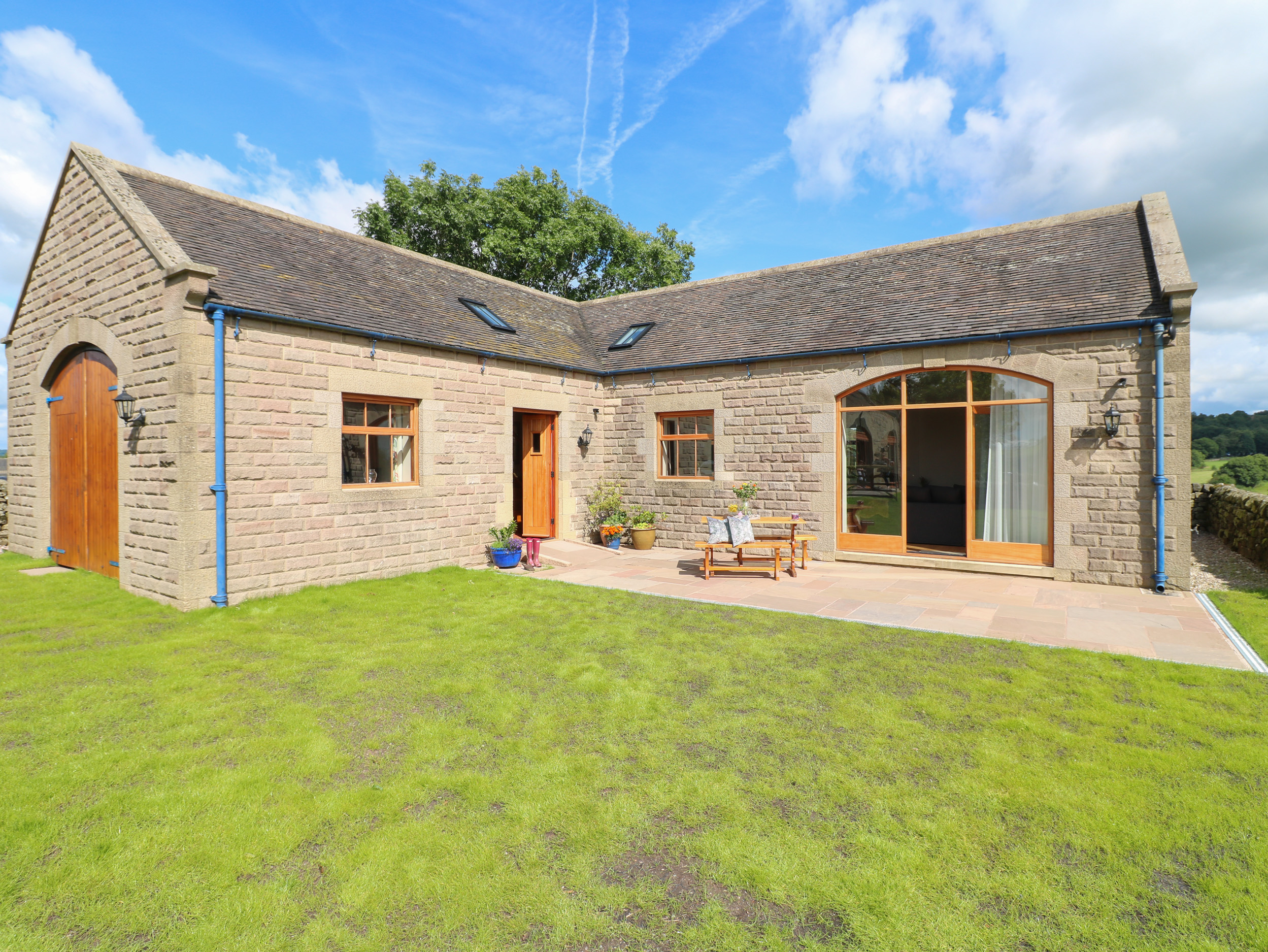 Holiday cottage in Birchover, Derbyshire - Photo 1