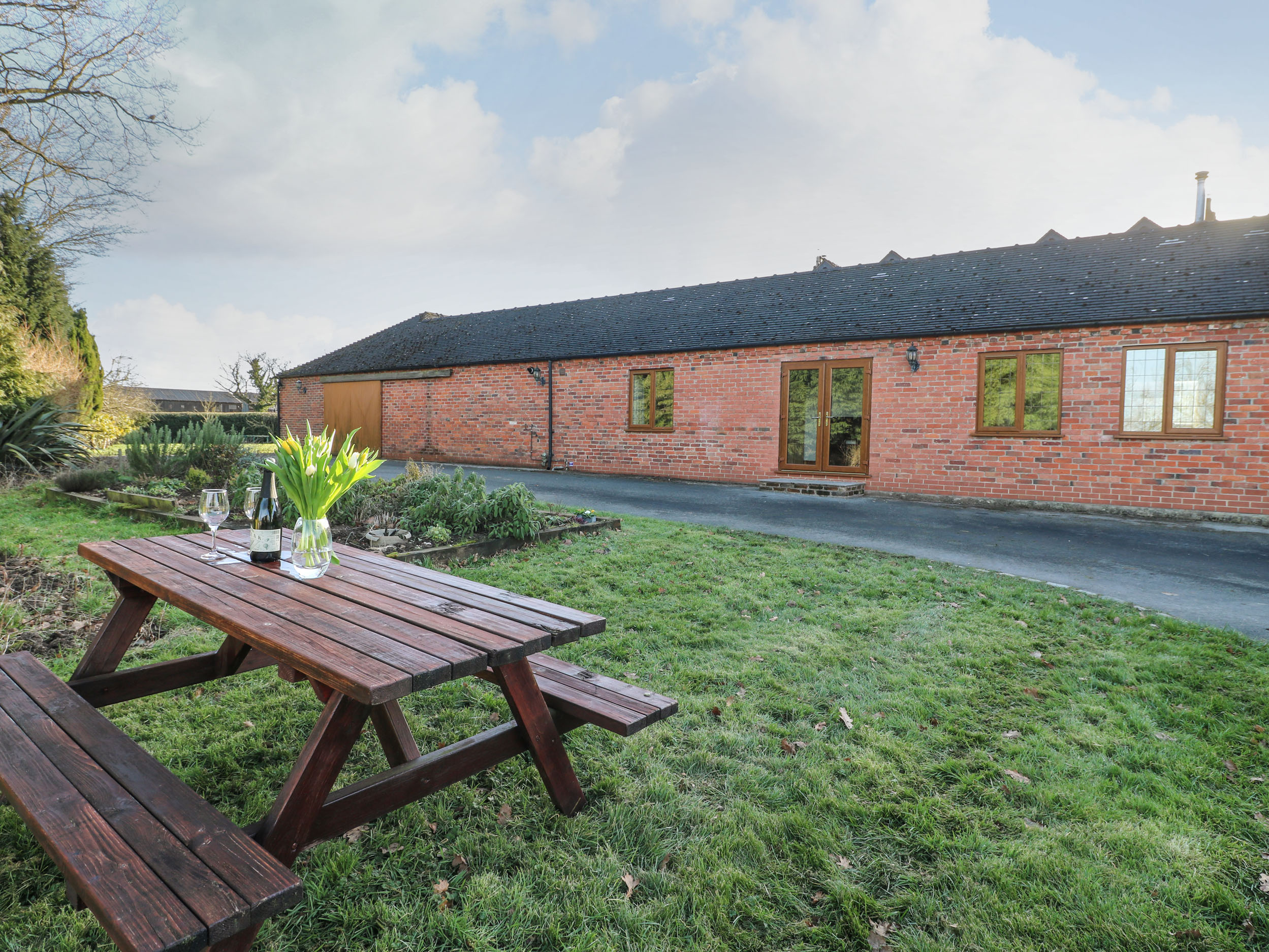 Holiday cottage in Snelston, Derbyshire - Photo 1