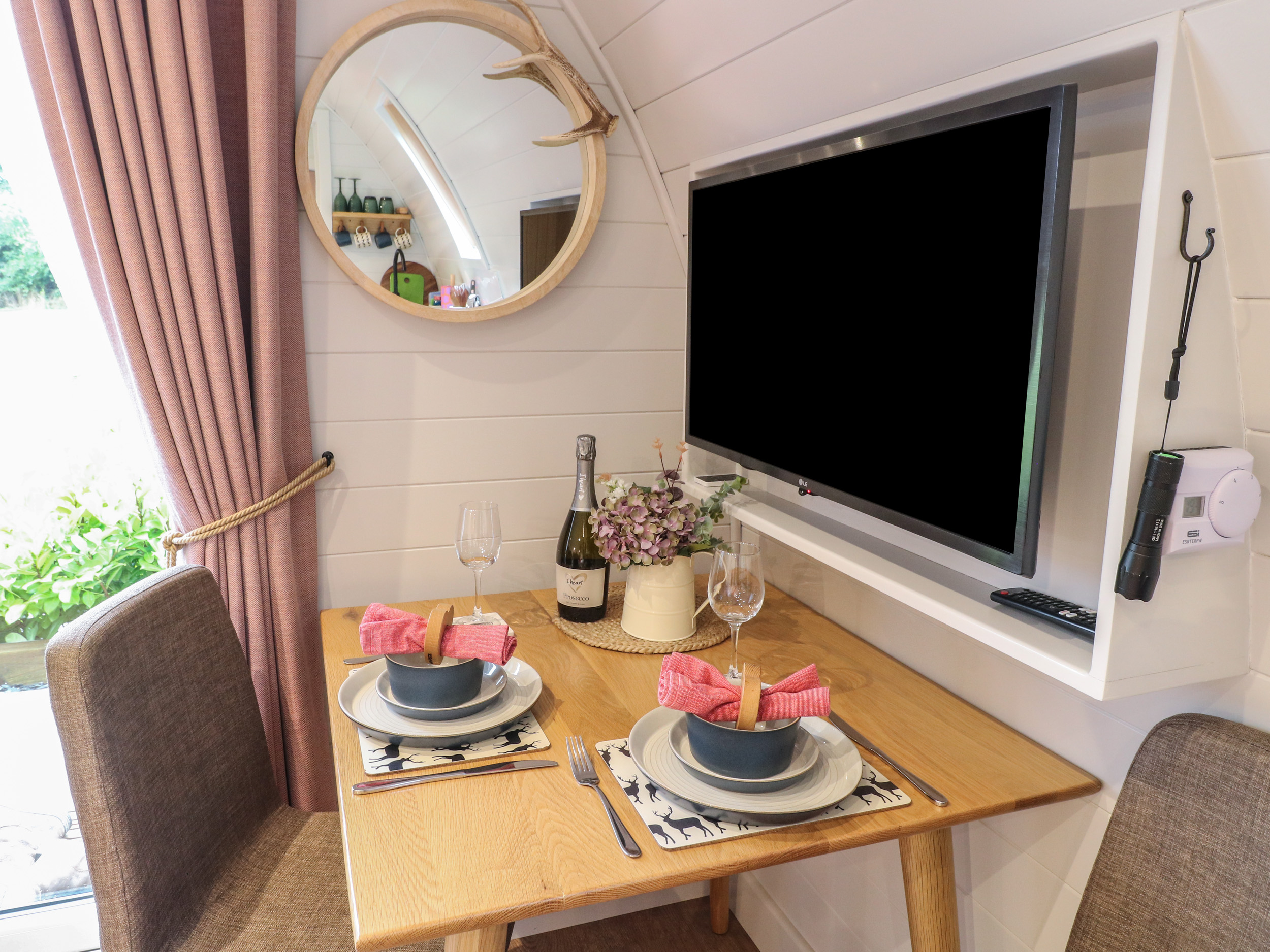 Holiday cottage in Ashbourne, Derbyshire - Photo 8