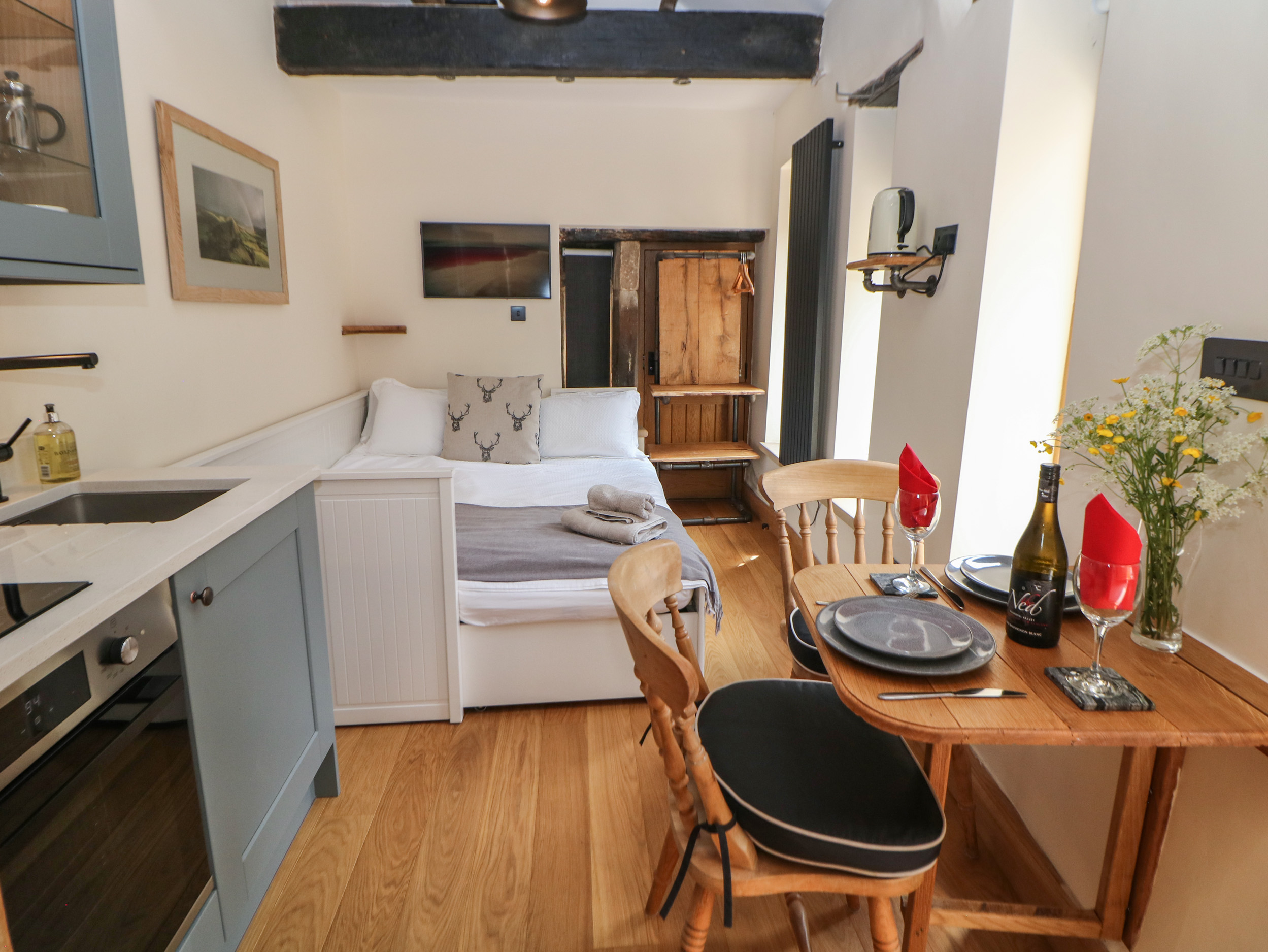 Holiday cottage in Buxton, Derbyshire - Photo 2
