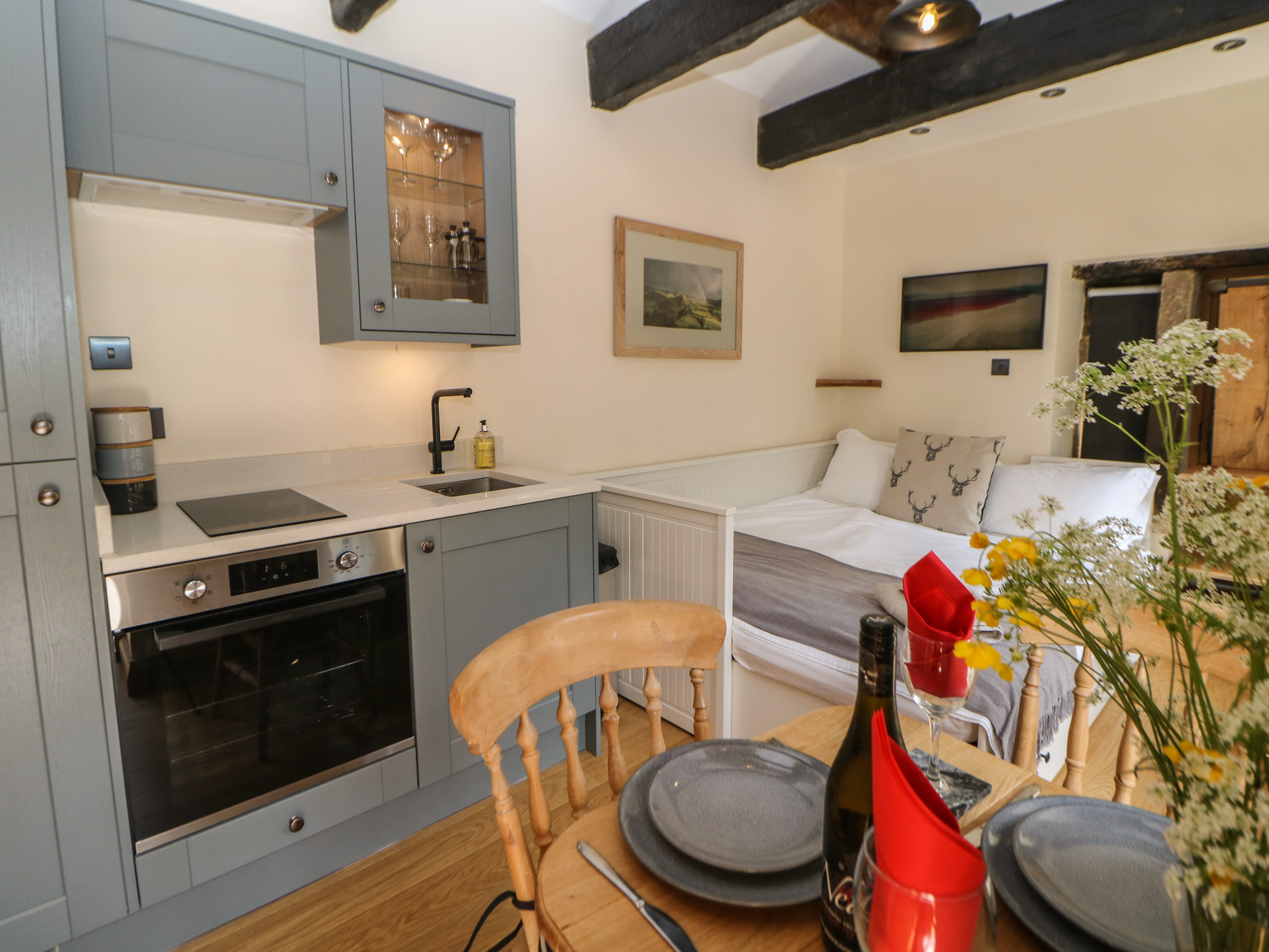 Holiday cottage in Buxton, Derbyshire - Photo 4