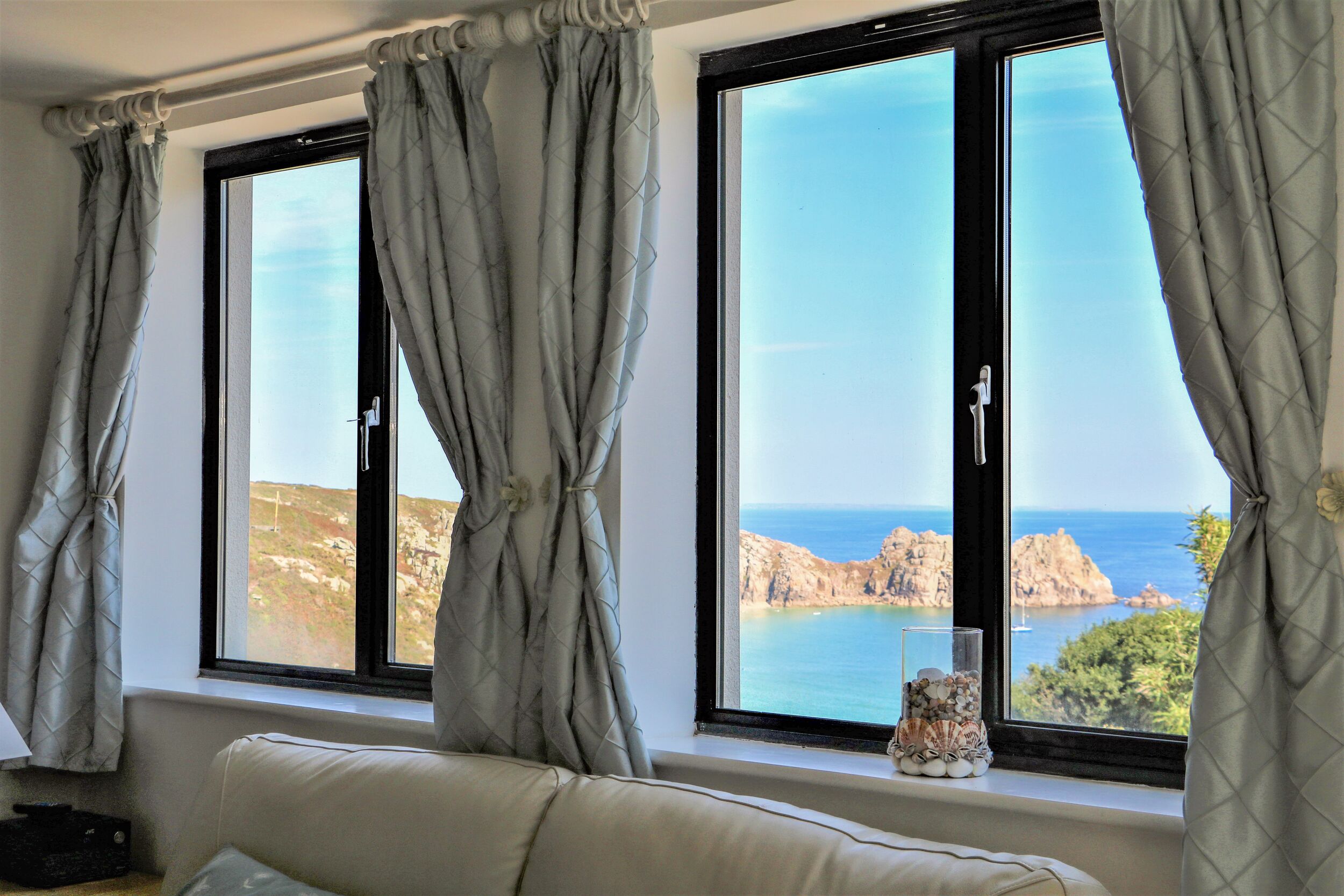 Holiday cottage, Sennen (Beachcomber)