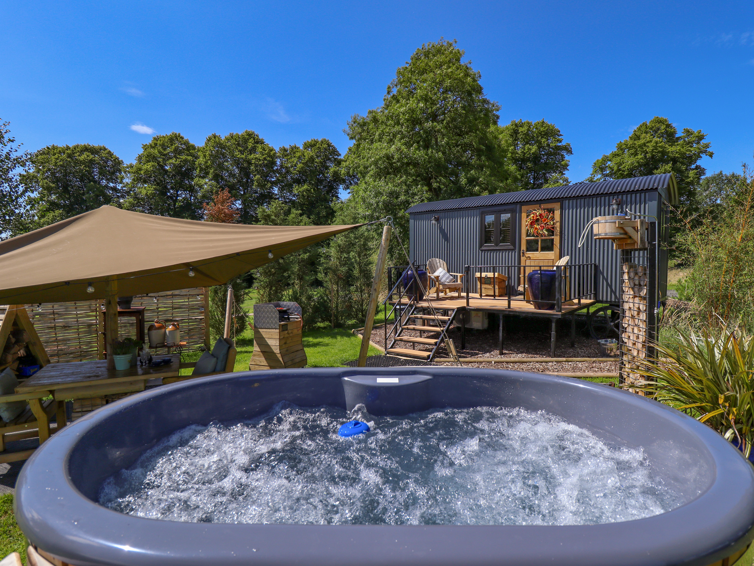 Holiday cottage, Nottingham ()