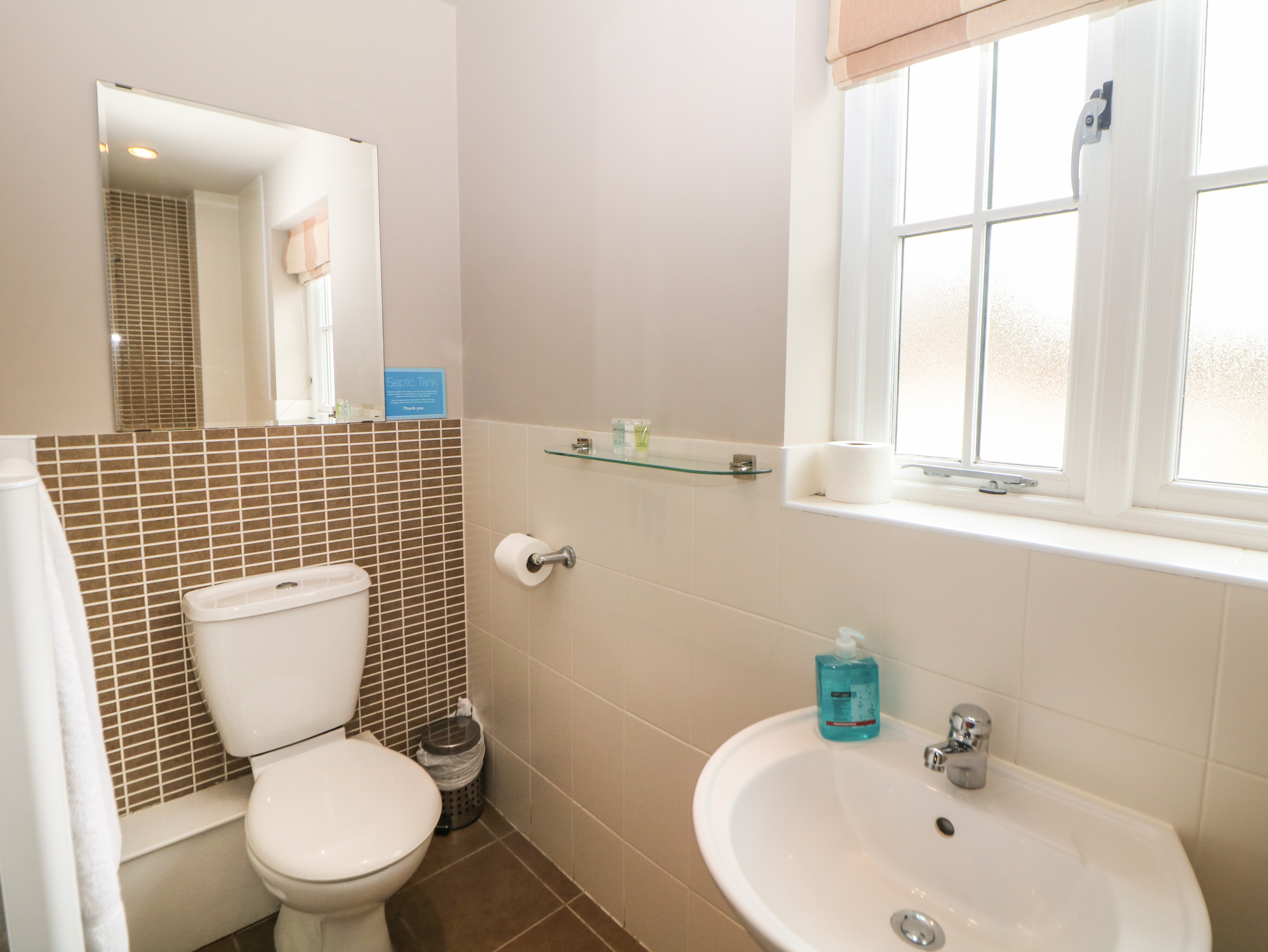 Holiday cottage in Two Dales, Derbyshire - Photo 9