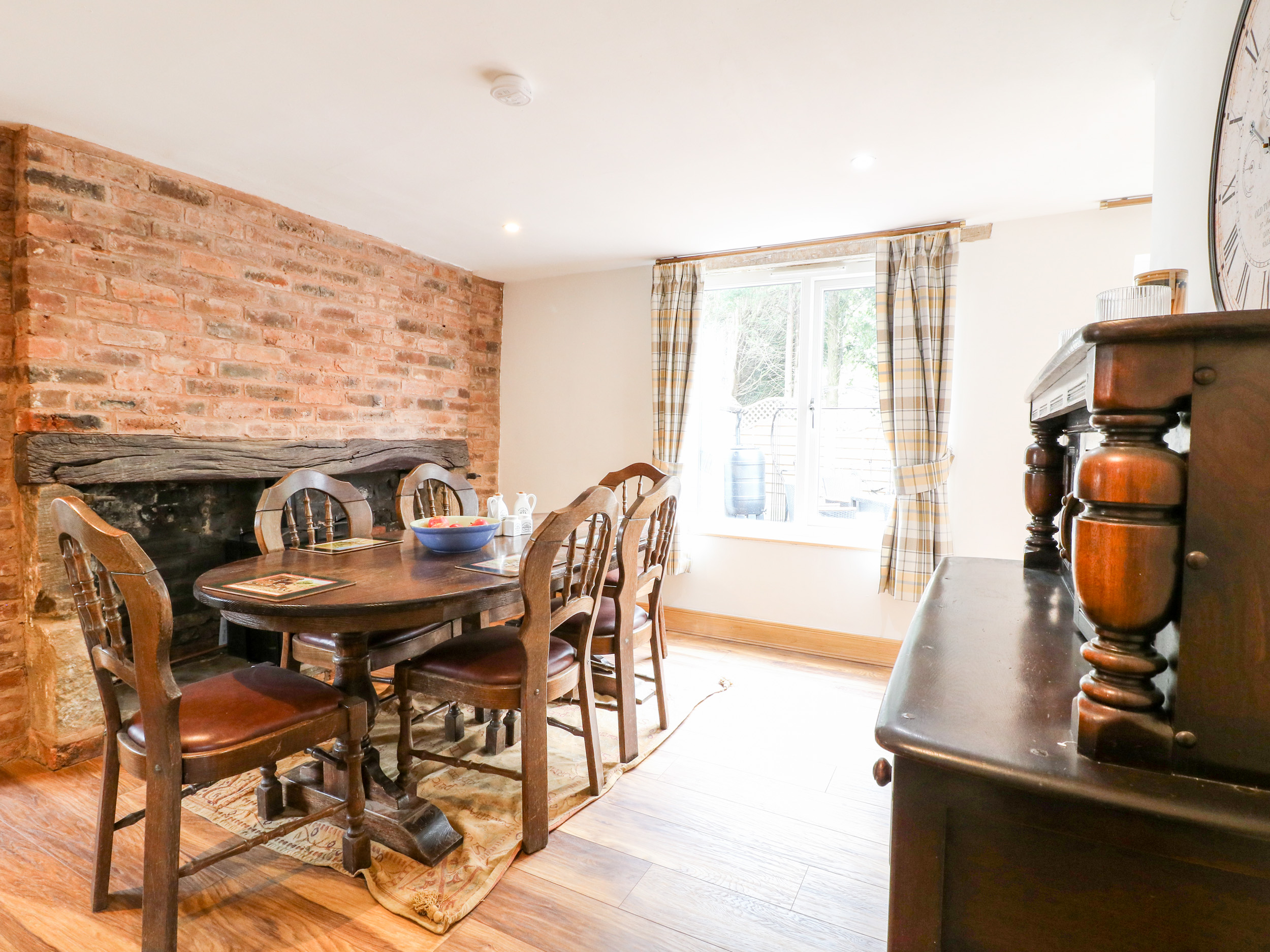 Holiday cottage in Ashbourne, Derbyshire - Photo 9