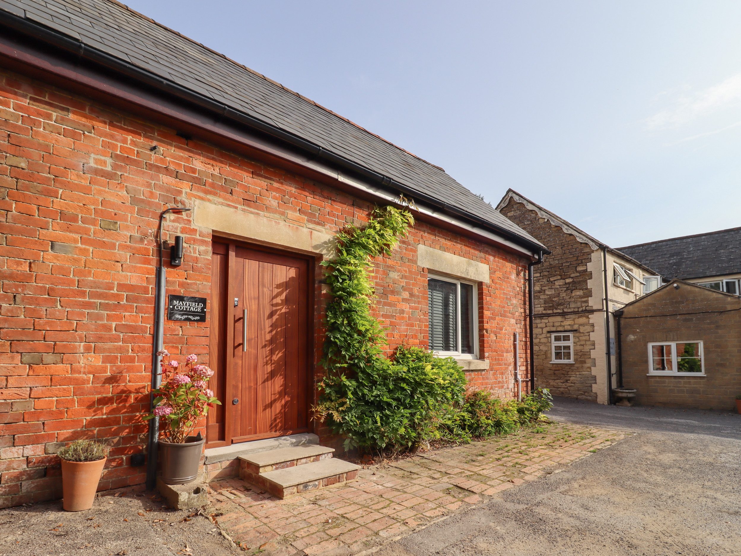 Holiday cottage in Crudwell, Wiltshire - Photo 2