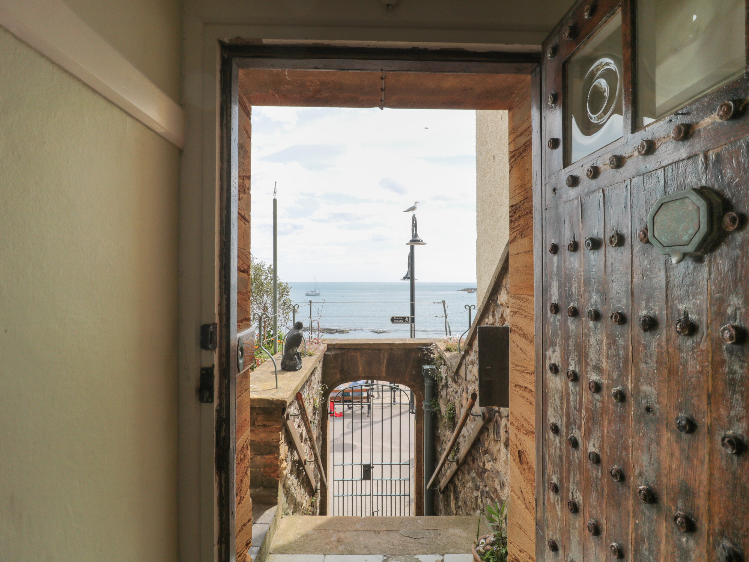 Sundial House - Sleeps 9