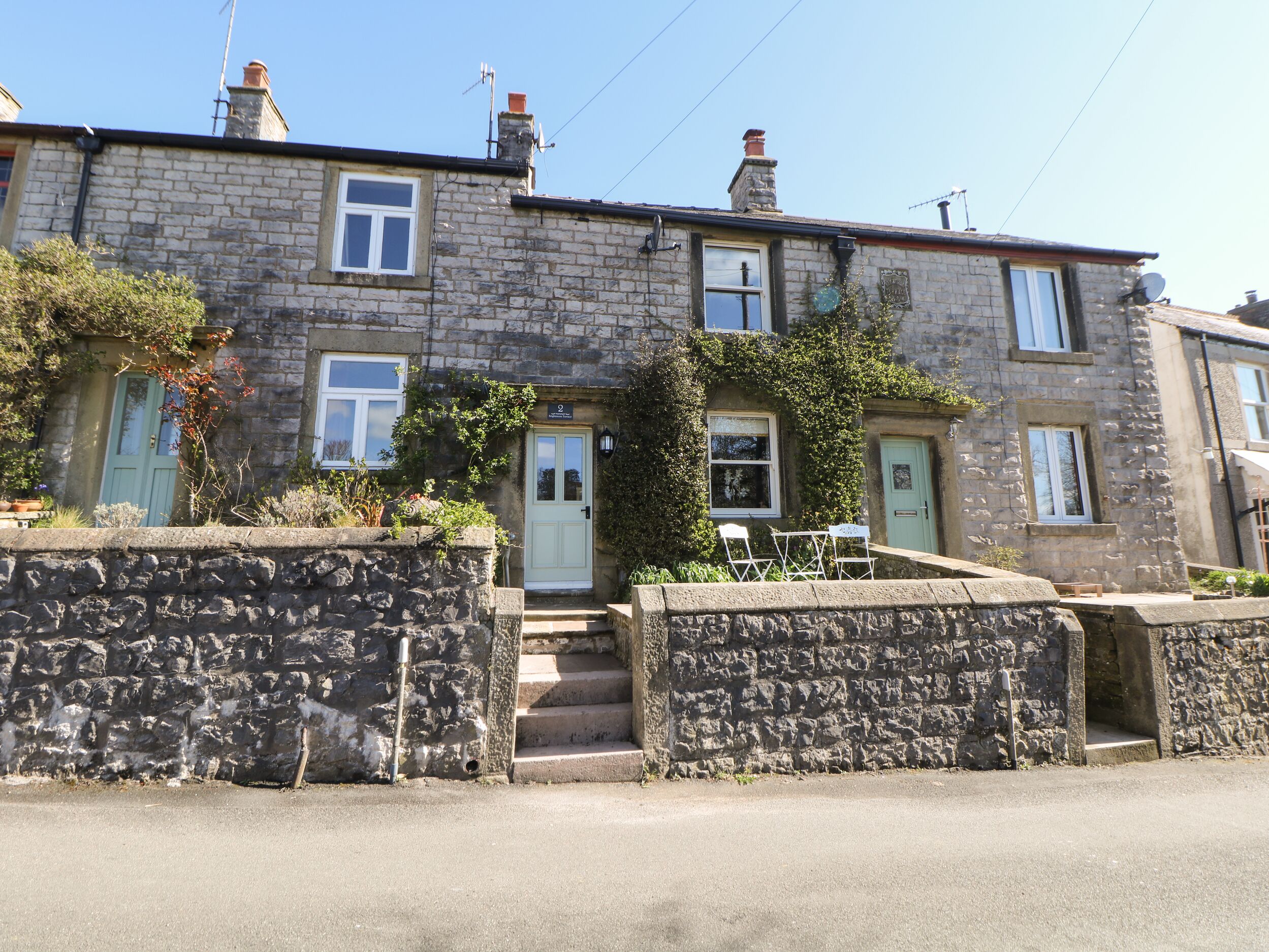 Holiday cottage in Tideswell, Derbyshire - Photo 2
