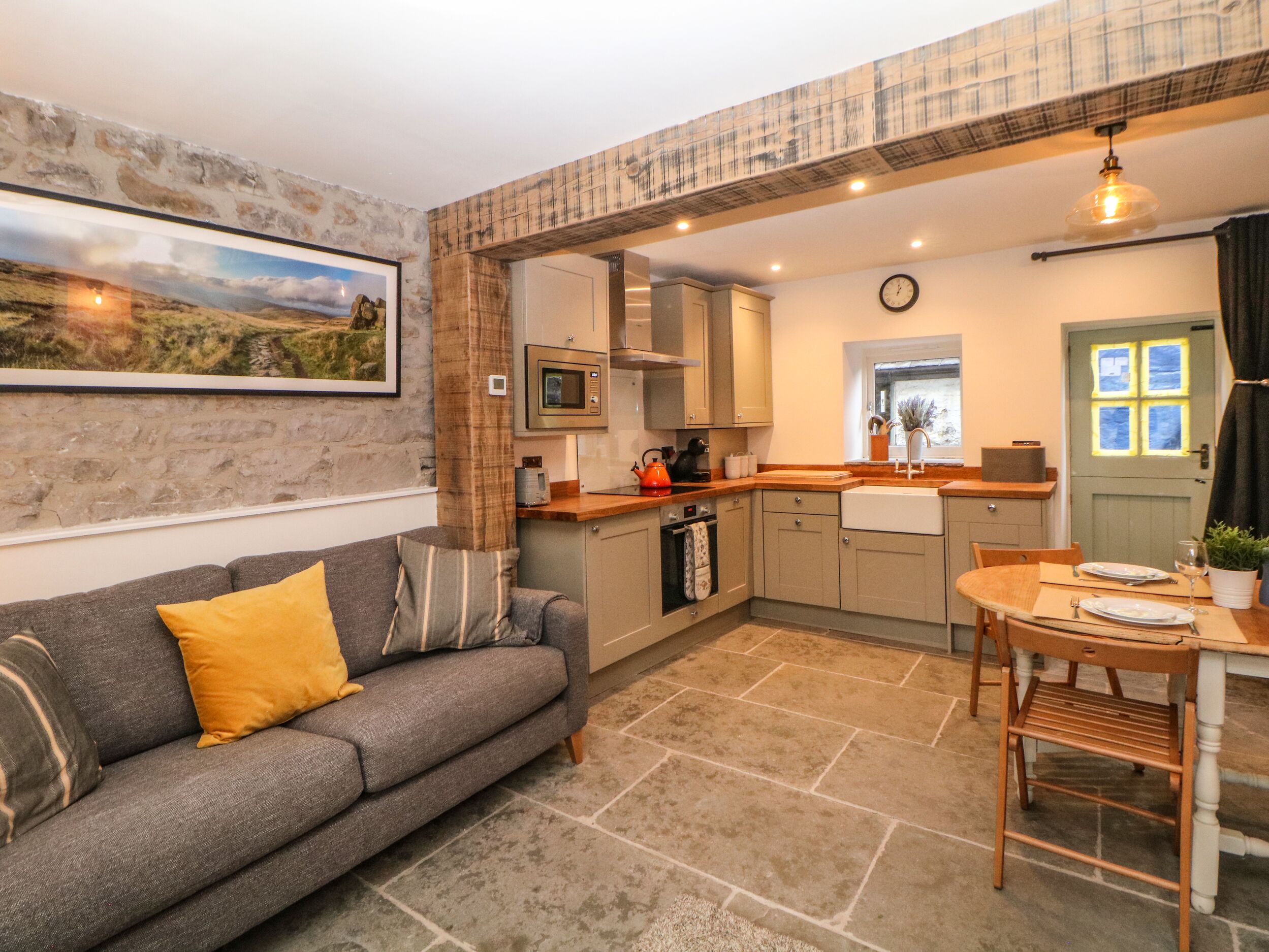 Holiday cottage in Tideswell, Derbyshire - Photo 9