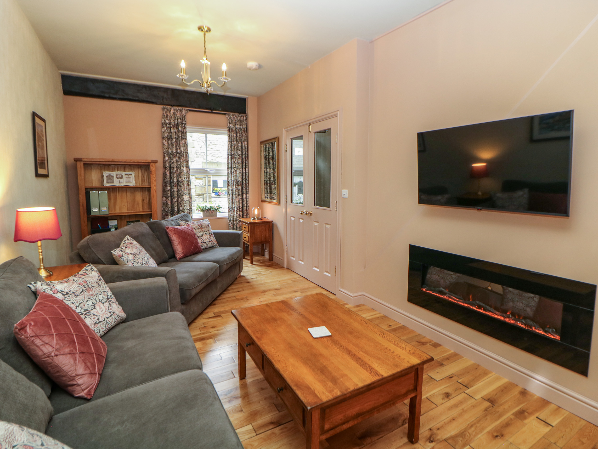 Holiday cottage in Tideswell, Derbyshire - Photo 3