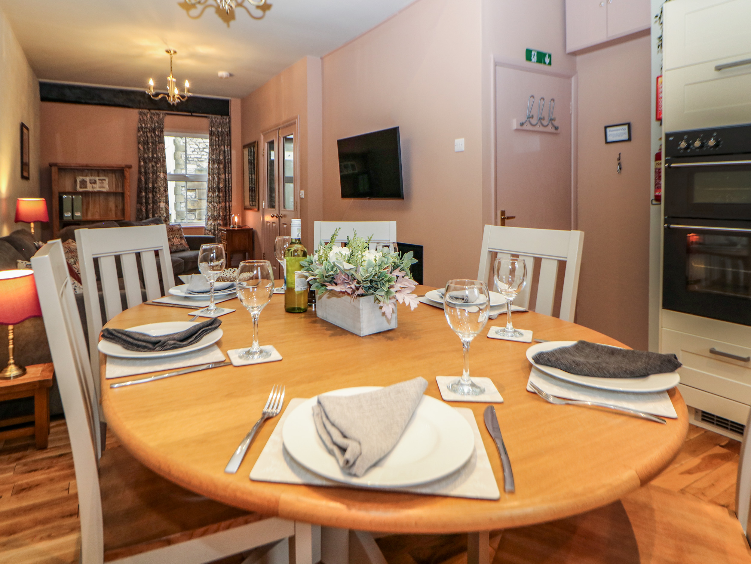 Holiday cottage in Tideswell, Derbyshire - Photo 7
