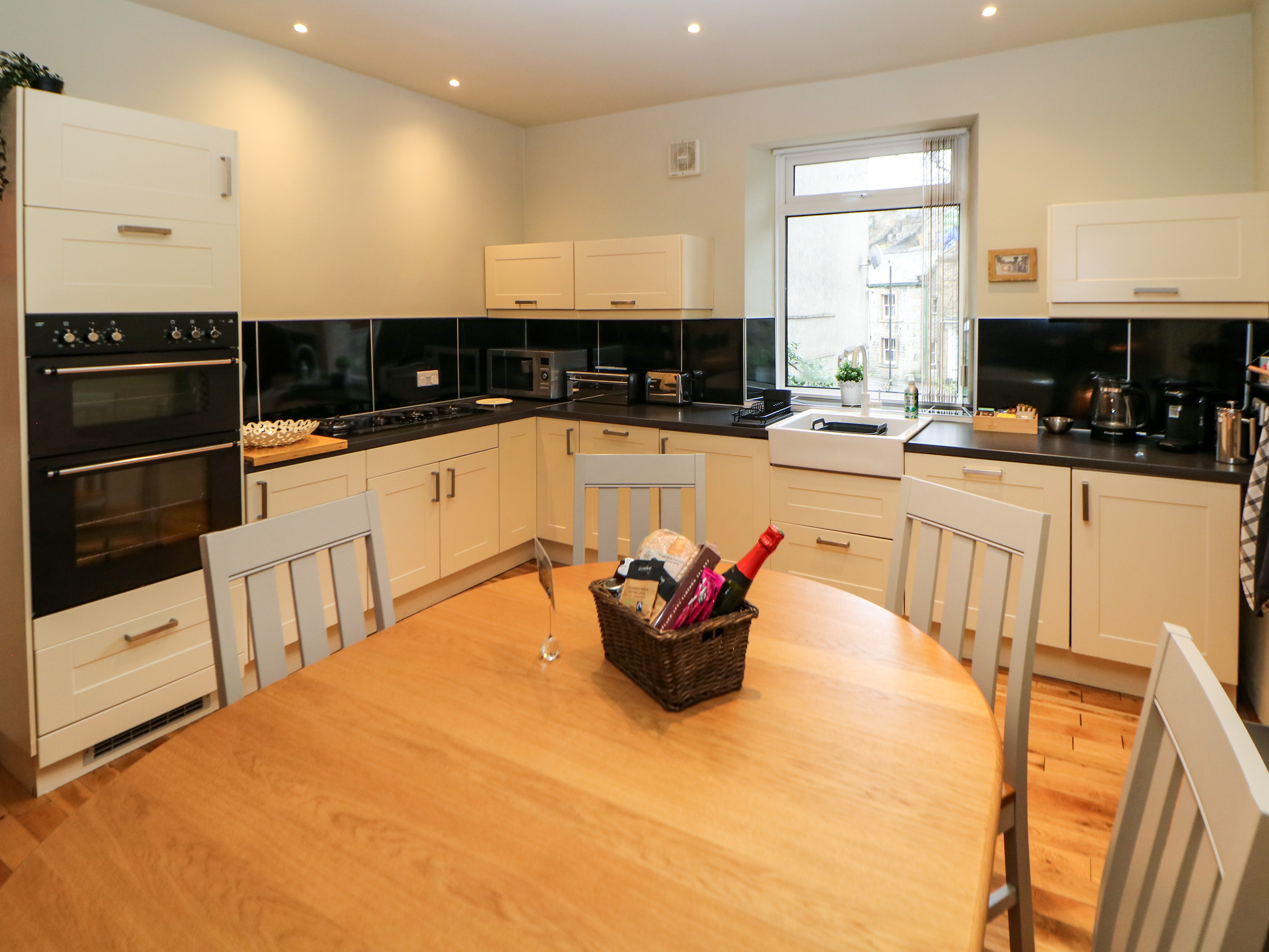 Holiday cottage in Tideswell, Derbyshire - Photo 9