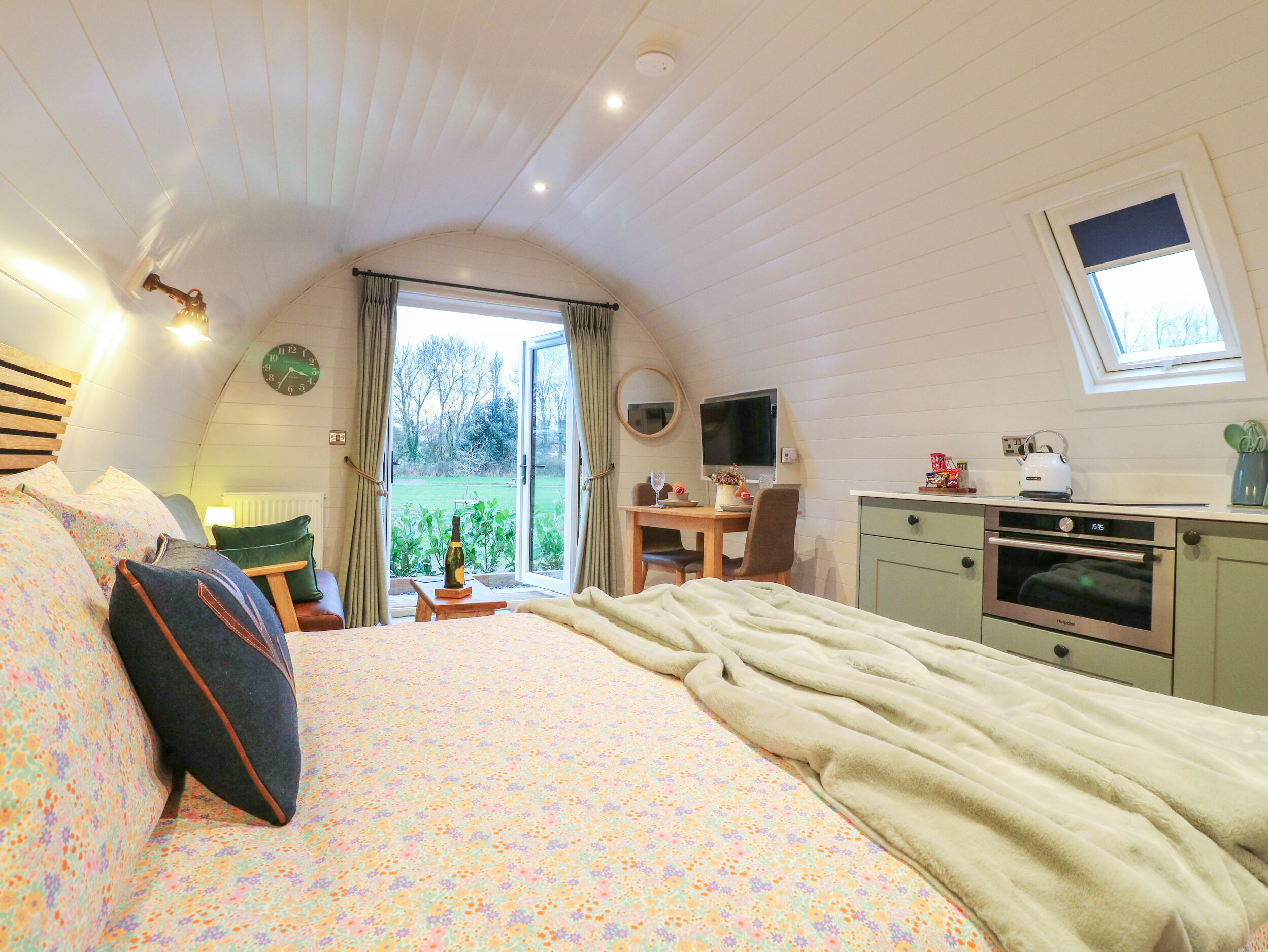 Holiday cottage in Ashbourne, Derbyshire - Photo 9
