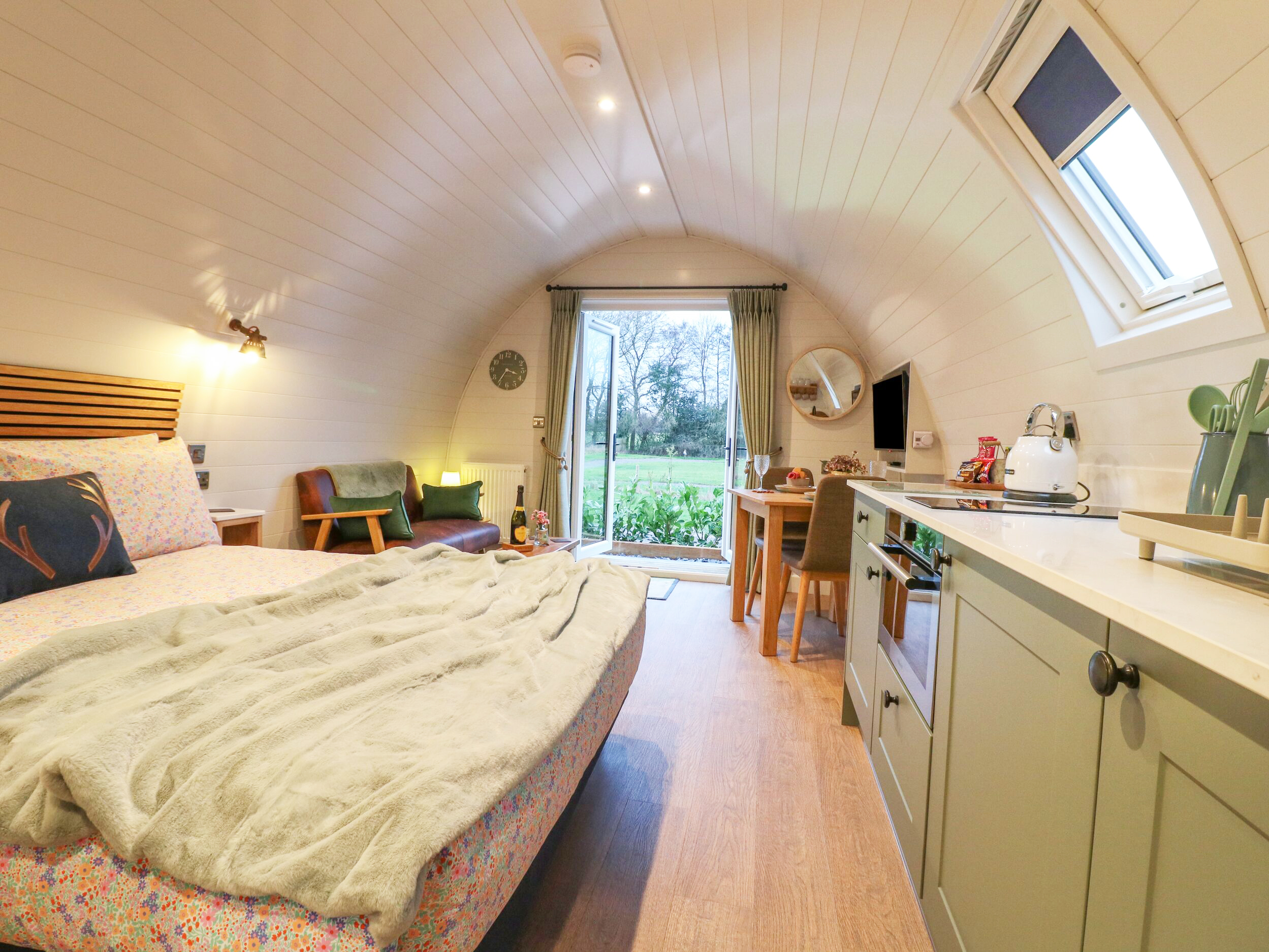 Holiday cottage in Ashbourne, Derbyshire - Photo 11