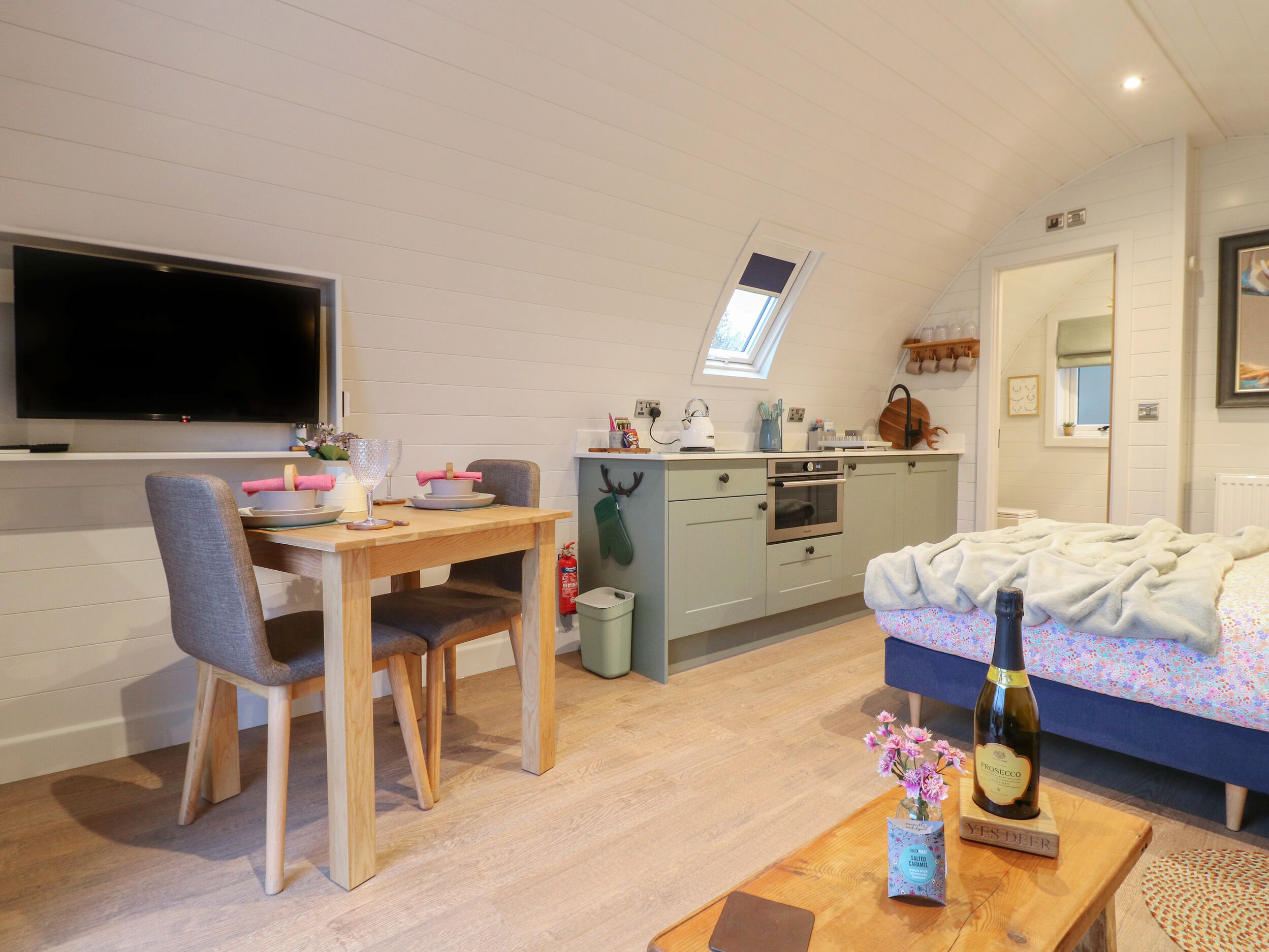 Holiday cottage in Ashbourne, Derbyshire - Photo 10