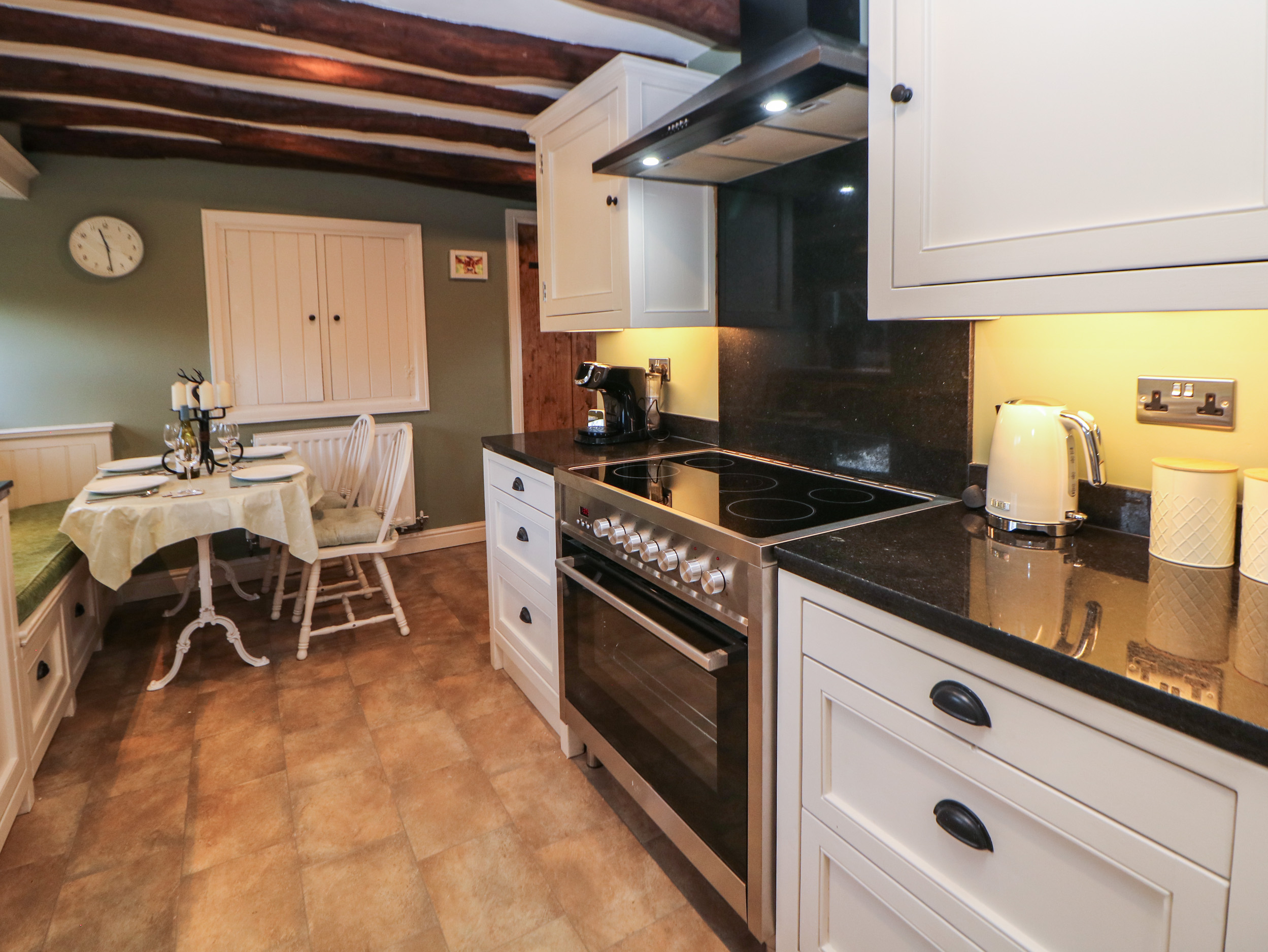 Holiday cottage in Youlgreave, Derbyshire - Photo 9
