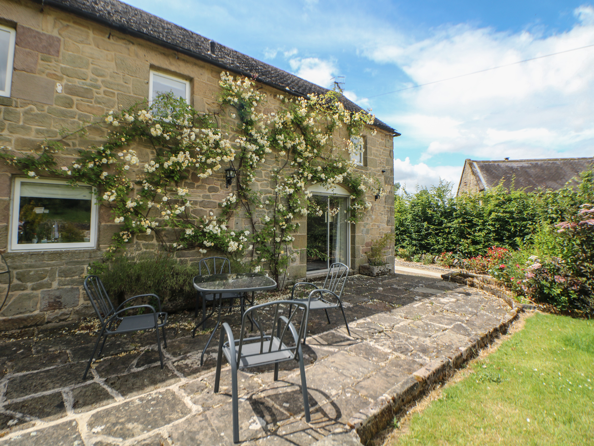 Holiday cottage in Youlgreave, Derbyshire - Photo 2