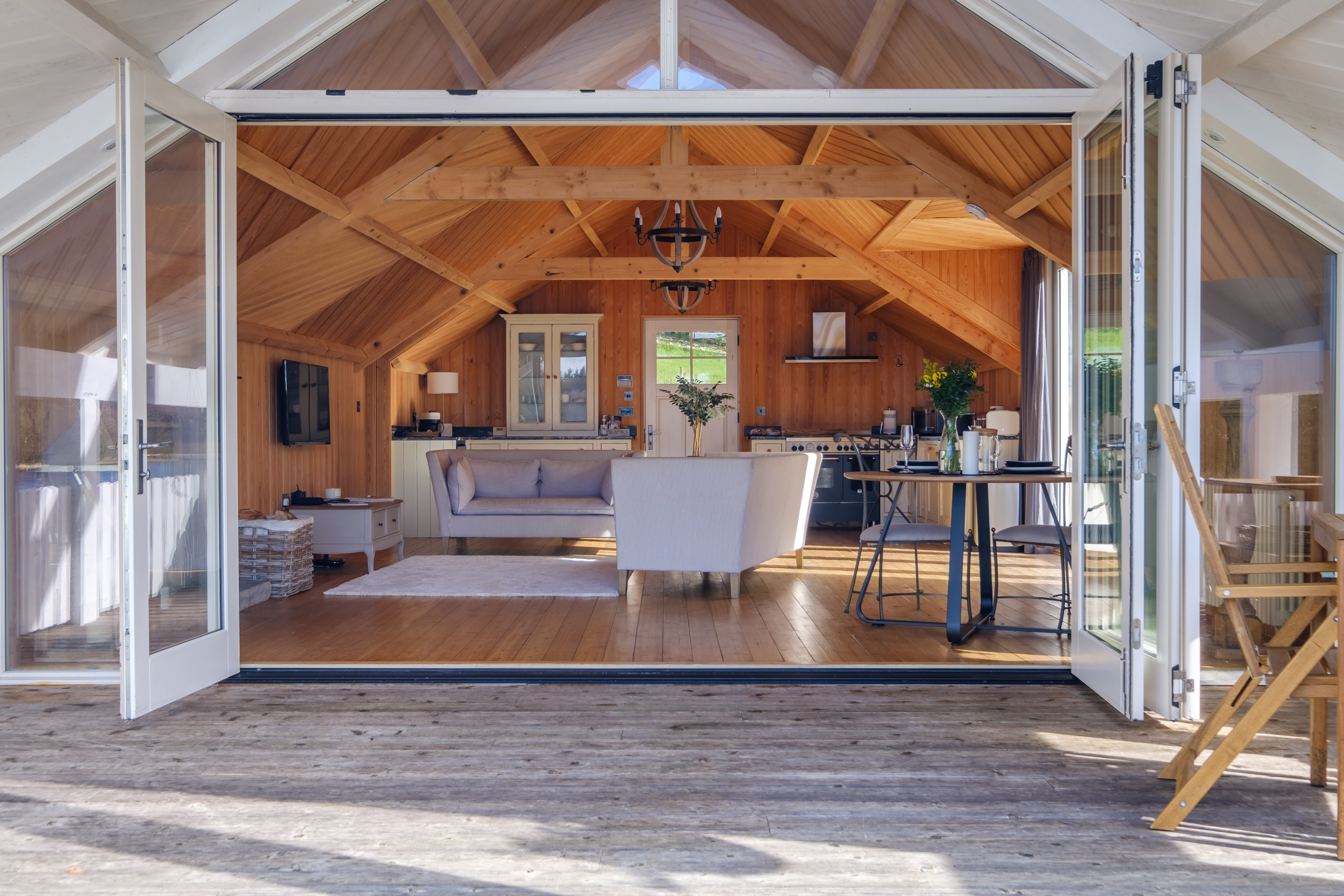 Lilymere Boat House - Sleeps 2