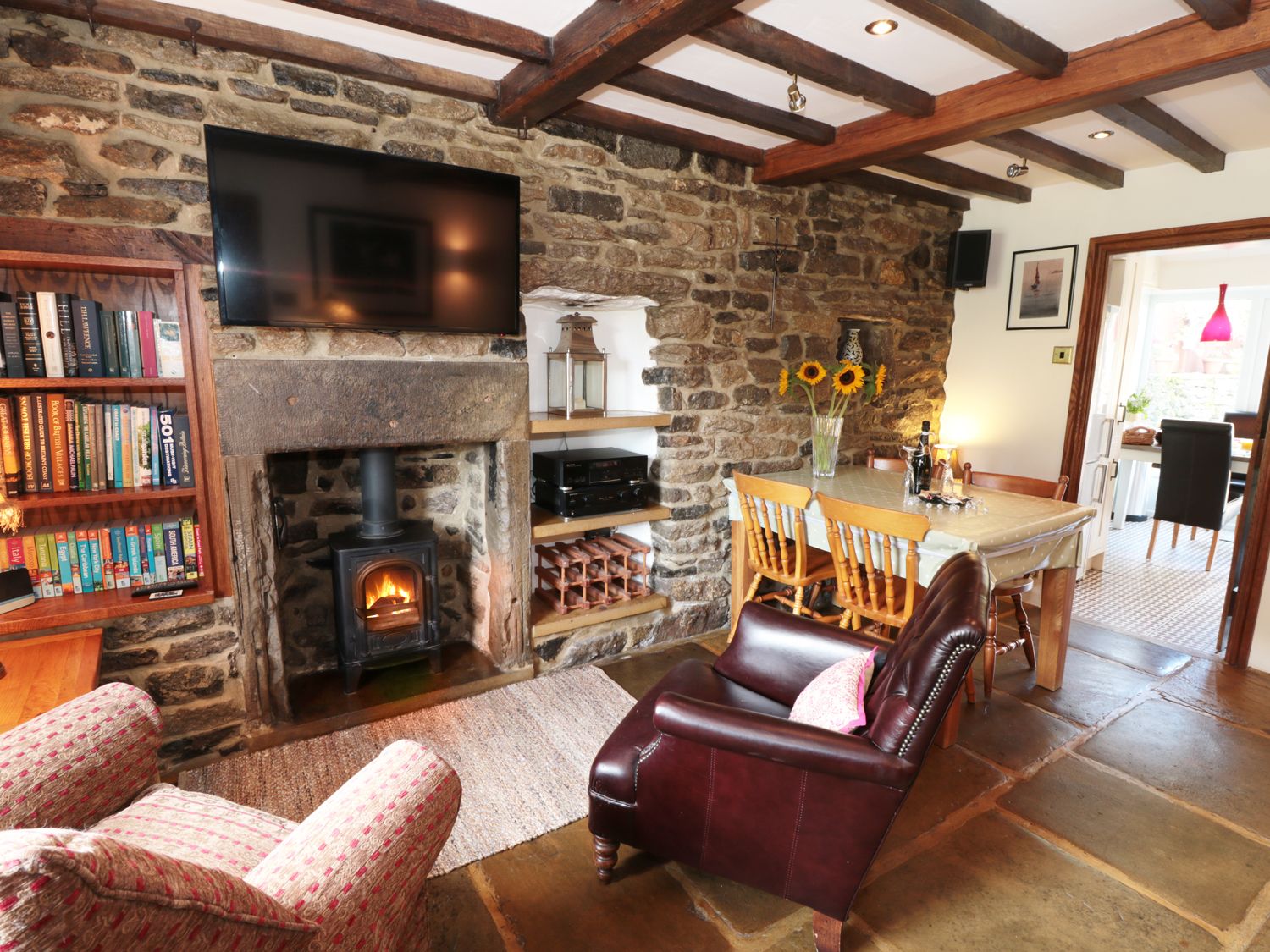 Holiday cottage in Castleton, Derbyshire - Photo 2