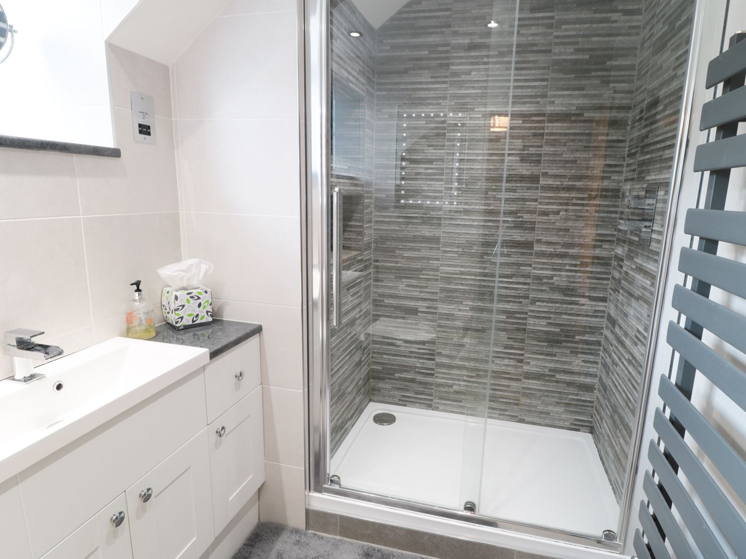Holiday cottage in Castleton, Derbyshire - Photo 11