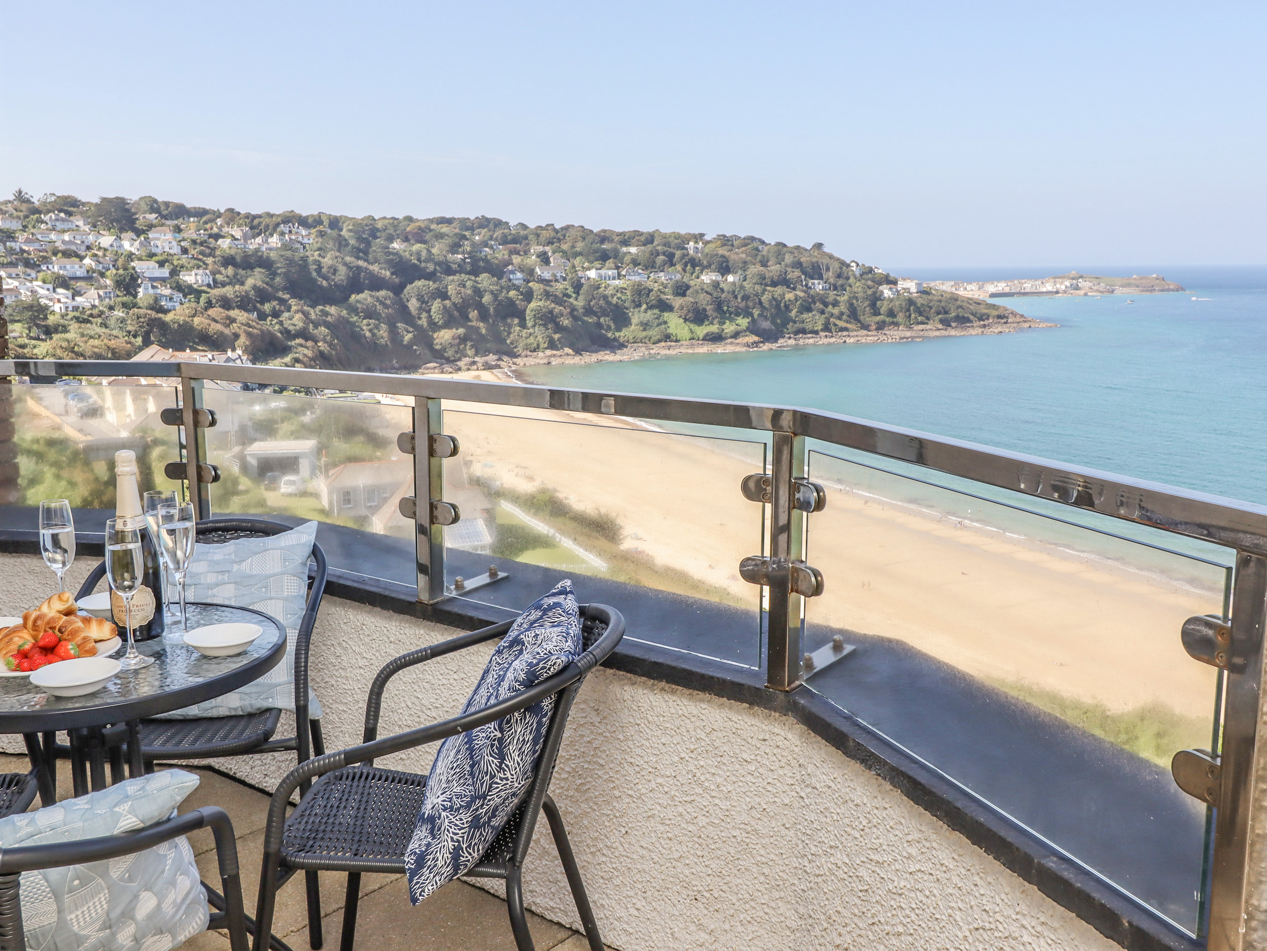Holiday cottage, Carbis Bay ()