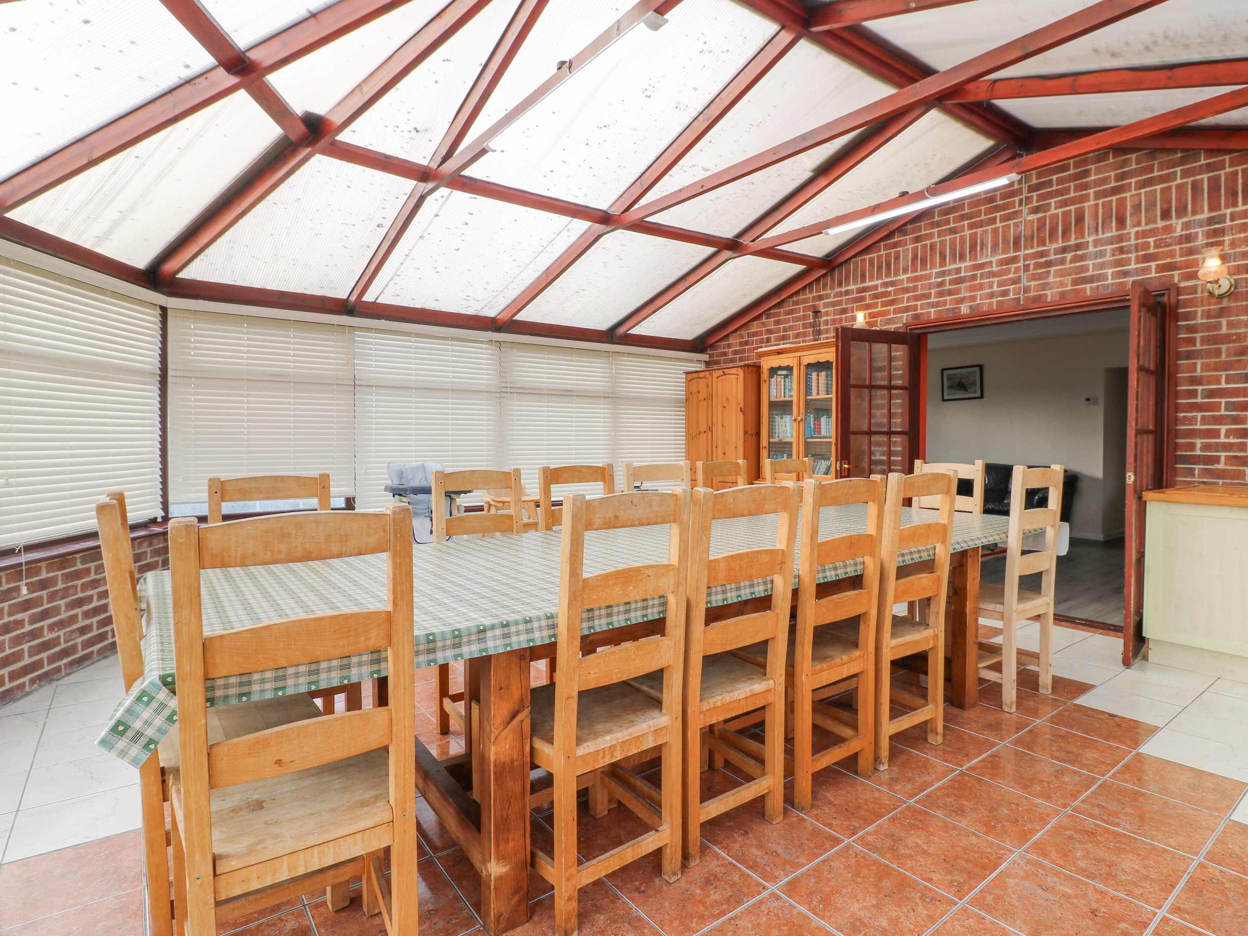 Holiday cottage in Derby, Derbyshire - Photo 9