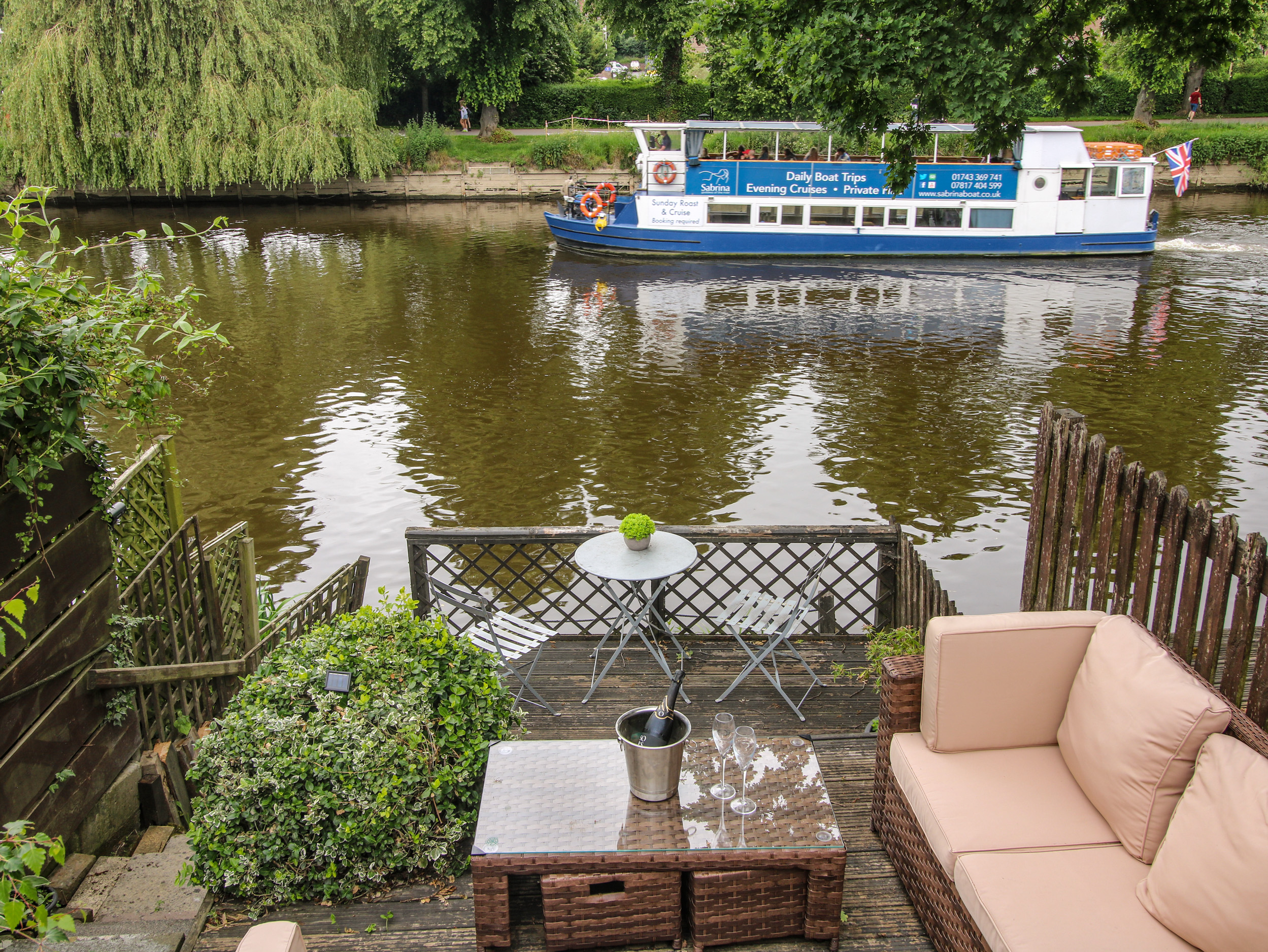 Holiday cottage, Shrewsbury (Riverbank)